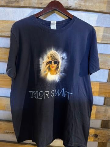 Band Tees RARE Y2K TAYLOR SWIFT Size US L / EU 52-54 / 3 - 1 Thumbnail