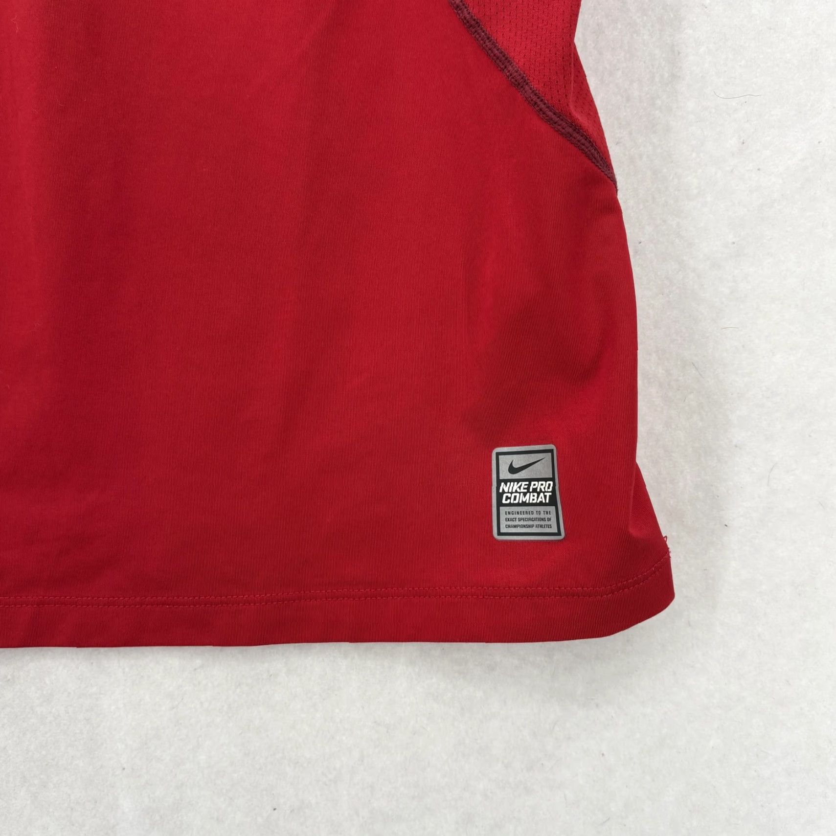 Nike Nike Pro Combat Dri-FIT Shirt Mens M Red Short Sleeve Gym Training Size US M / EU 48-50 / 2 - 3 Thumbnail