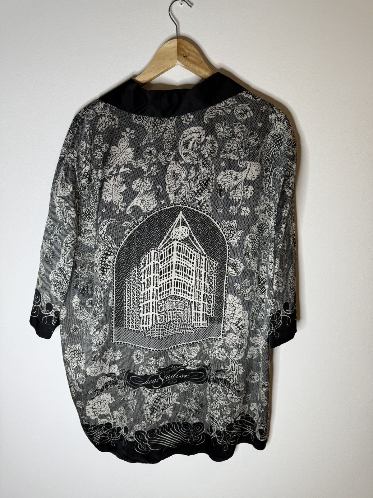 Acne Studios ACNE STUDIOS SOWEN BUILDING PRINT SHORT SLEEVE Size US XL / EU 56 / 4 - 2 Thumbnail