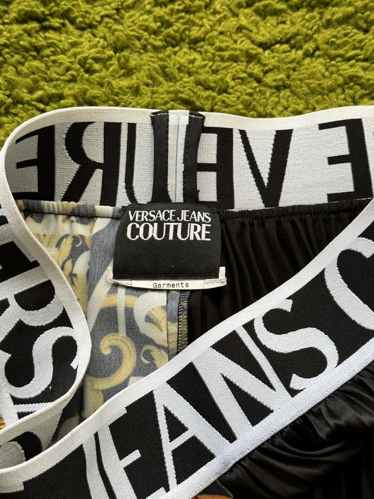 Versace × Versace Jeans Couture Versace Jeans Couture all around logo plisse skirt Size 26" / US 2 / IT 38 - 3 Thumbnail