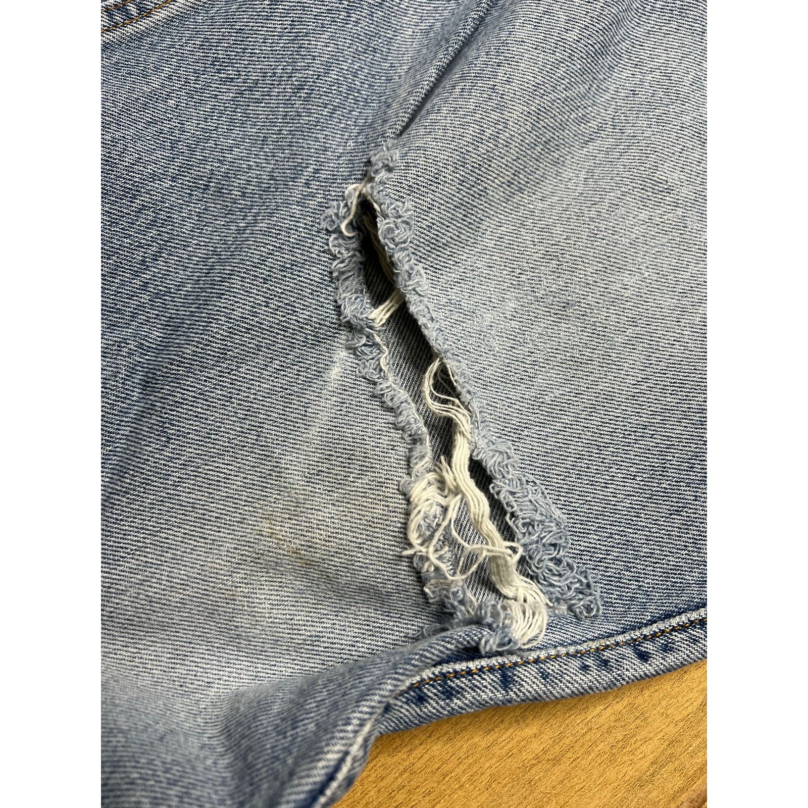 Levi's Vintage Levi’s 545 Loose Fit Jeans Distressed Light Wash 38 Size US 38 / EU 54 - 12 Thumbnail