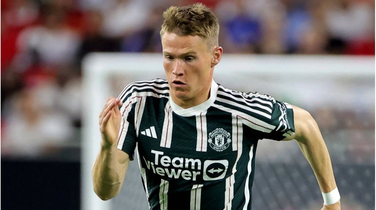 Vintage MAN UNITED ADIDAS 2023/2024 SOCCER AWAY JERSEY #39 MCTOMINAY Size US XXL / EU 58 / 5 - 12 Thumbnail
