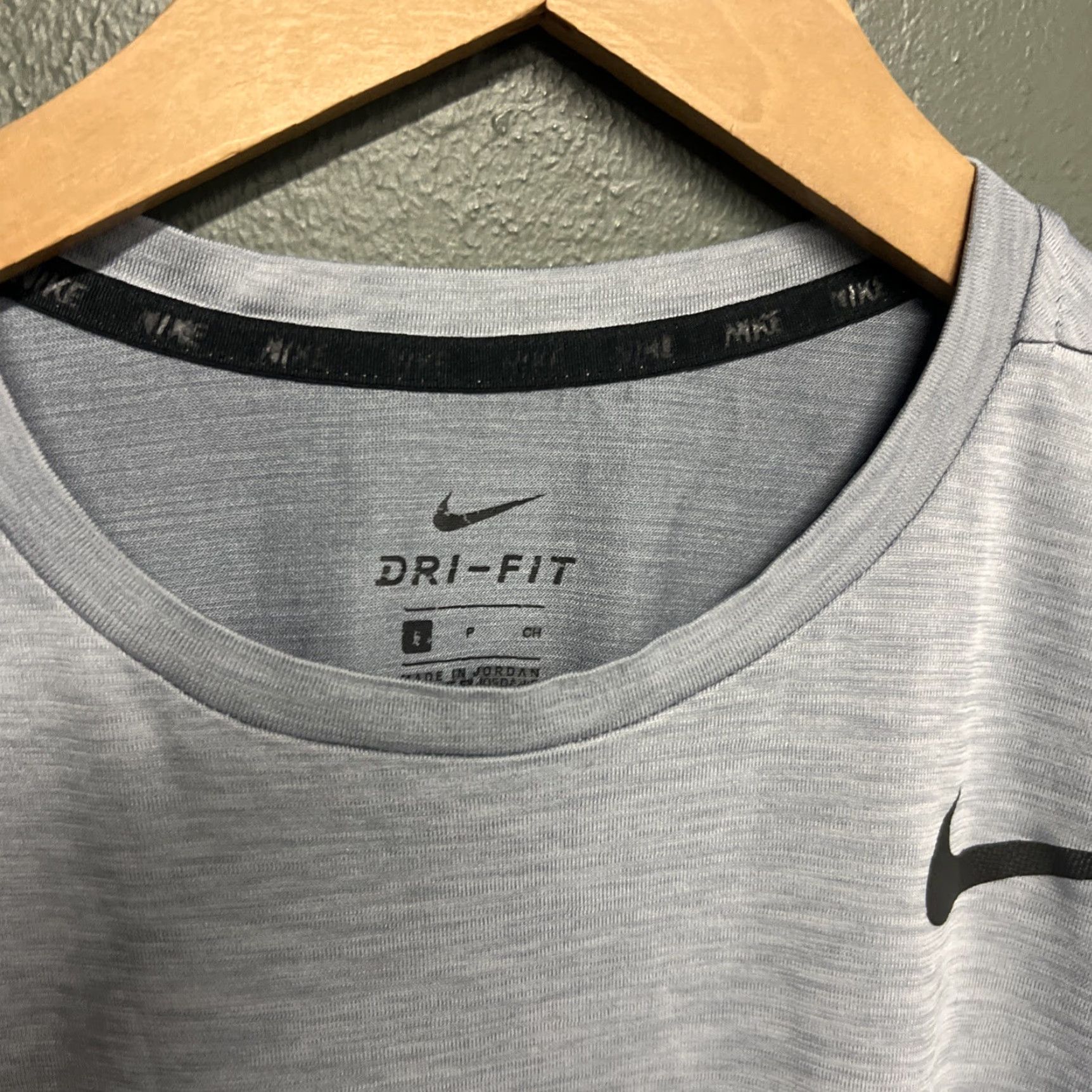 Nike Nike Shirt Mens Small Gray Training HyperDry Dri Fit Swoosh Gym Tee 832835 Size US S / EU 44-46 / 1 - 2 Thumbnail