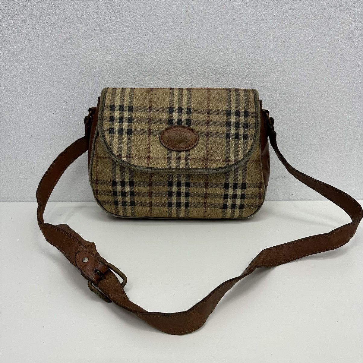 Burberry ‼️YES‼️ VINTAGE BURBERRYS NOVA CHECK SHOULDER CROSSBODY BAG Size ONE SIZE - 2 Thumbnail
