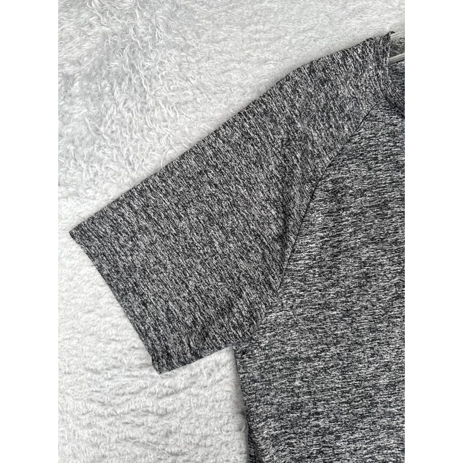 Under Armour Under Armour Shirt Mens Small Gray UA Tech Tee Short Sleeve Athletic Training Size US S / EU 44-46 / 1 - 3 Thumbnail