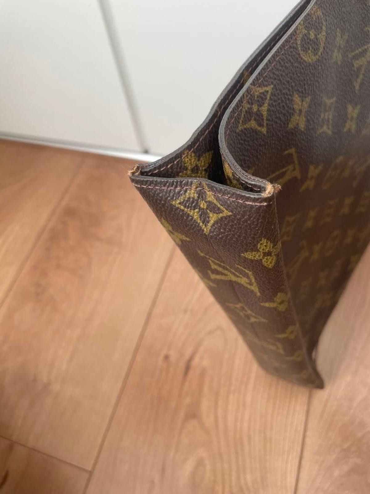Louis Vuitton Louis Vuitton - Monogram Canvas Pouch Clutch Bag Size ONE SIZE - 8 Thumbnail