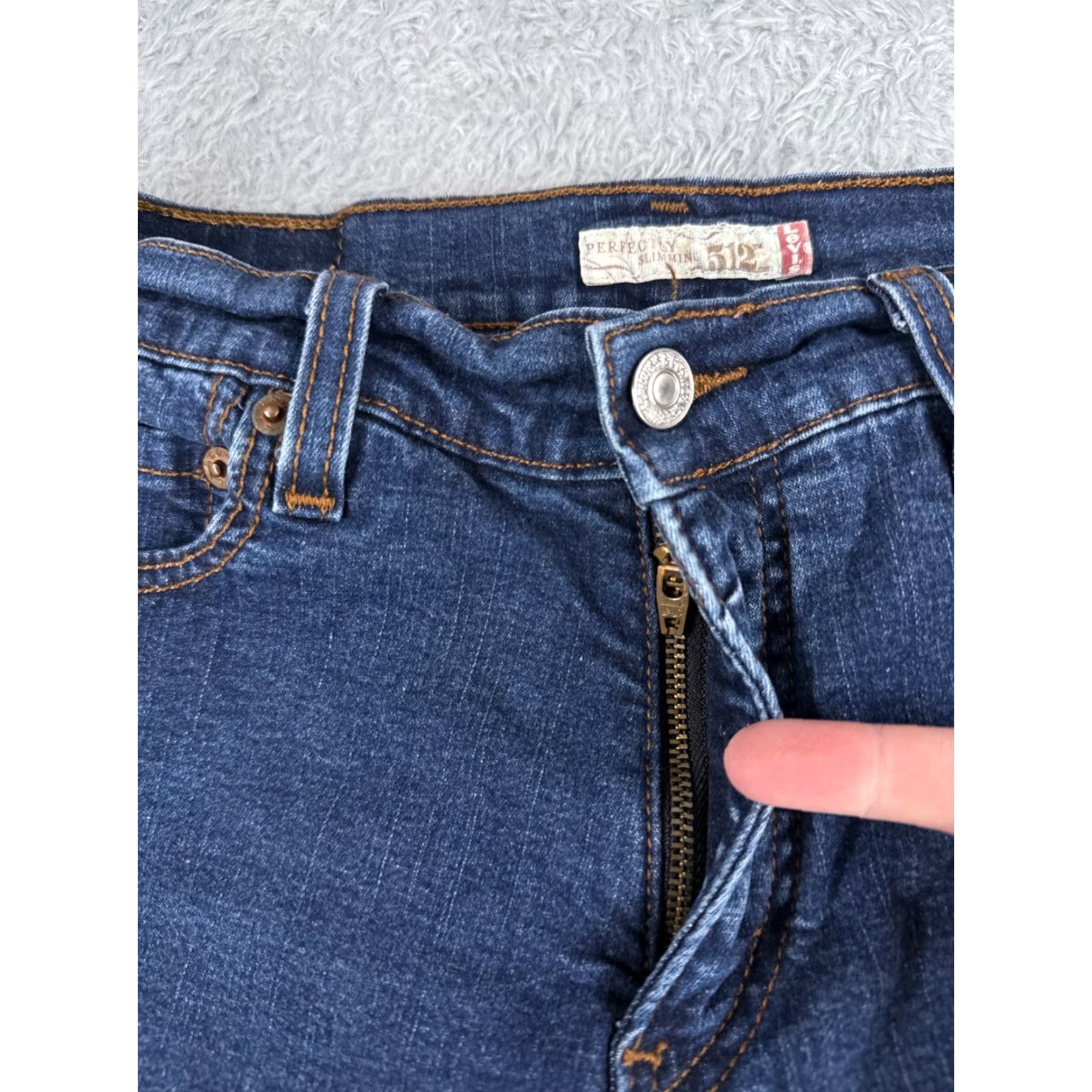 Levi's Levi's 512 Jeans Woman Regular 25x28 Blue Denim Slimming 8 Mid Rise 5-Pocket Button Zipper Size 30" / US 8 / IT 44 - 5 Thumbnail