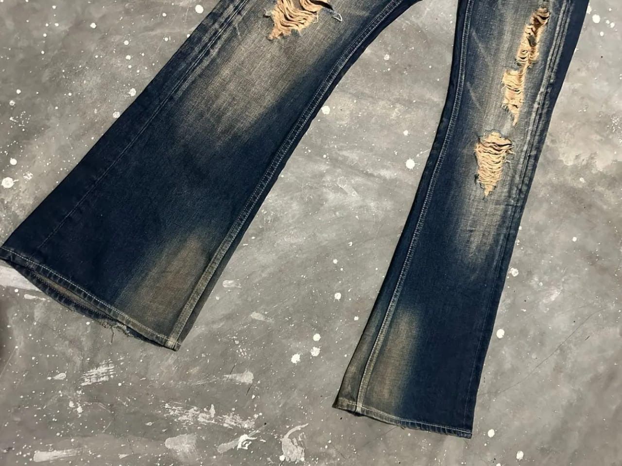 Vanquish Rare!!! Vanquish Japan studded Distressed FLared Mud Denim Size US 29 - 6 Thumbnail
