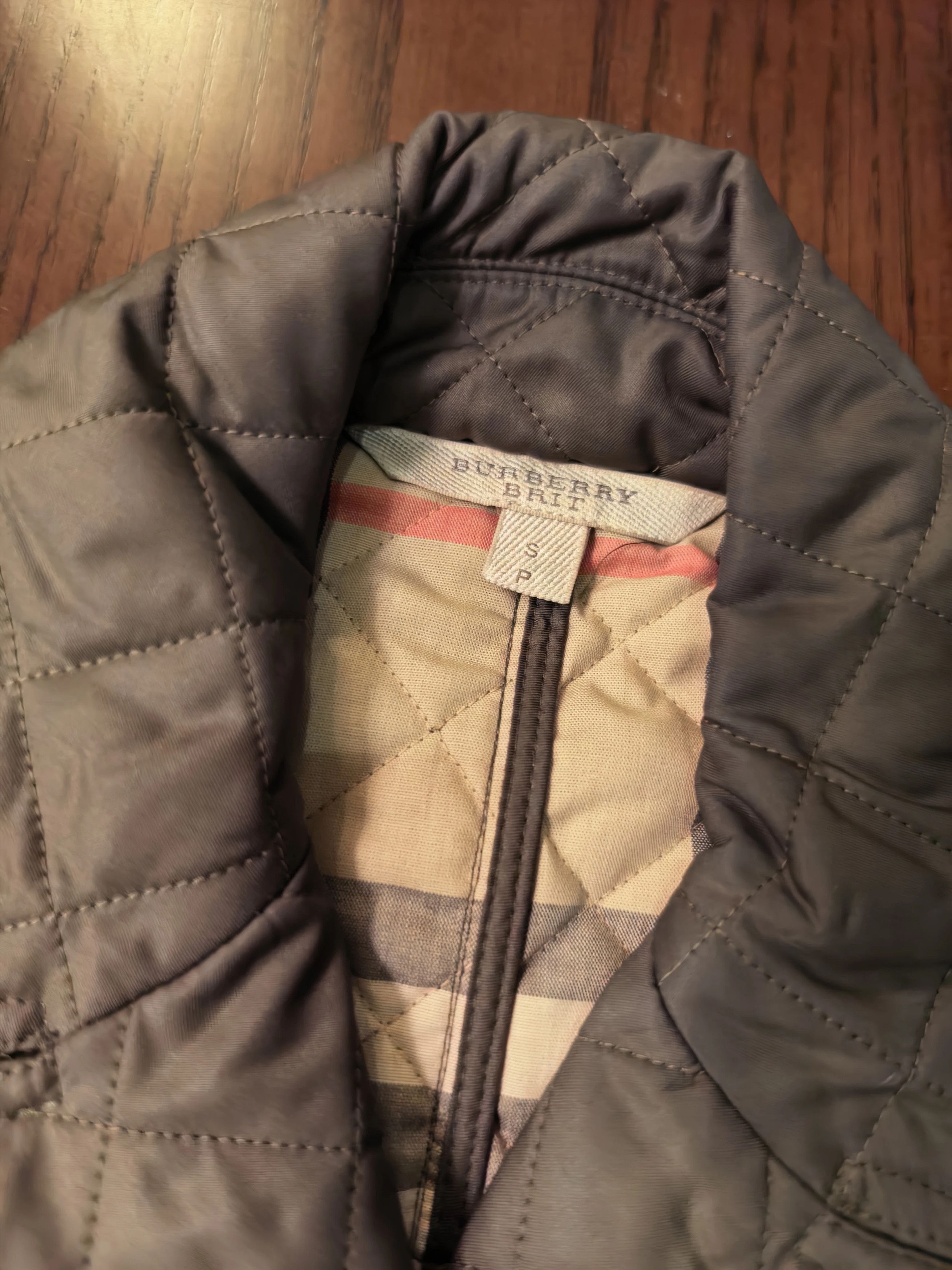 Burberry Burberry Quilted Jacket Like New S Size S / US 4 / IT 40 - 2 Thumbnail