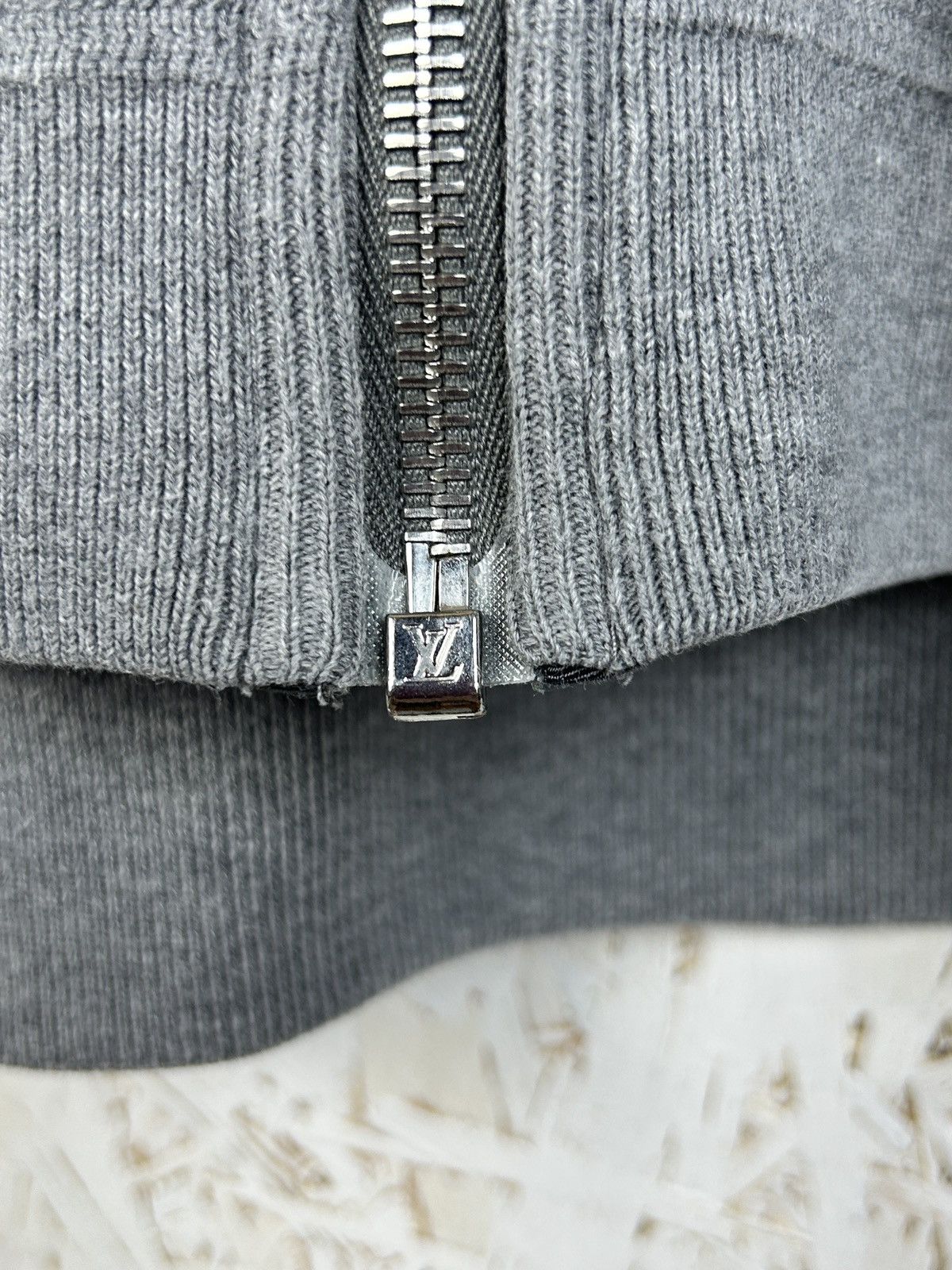 Louis Vuitton Louis Vuitton Logo Zippered Zip Hoodie Grey XL Size US XL / EU 56 / 4 - 6 Thumbnail