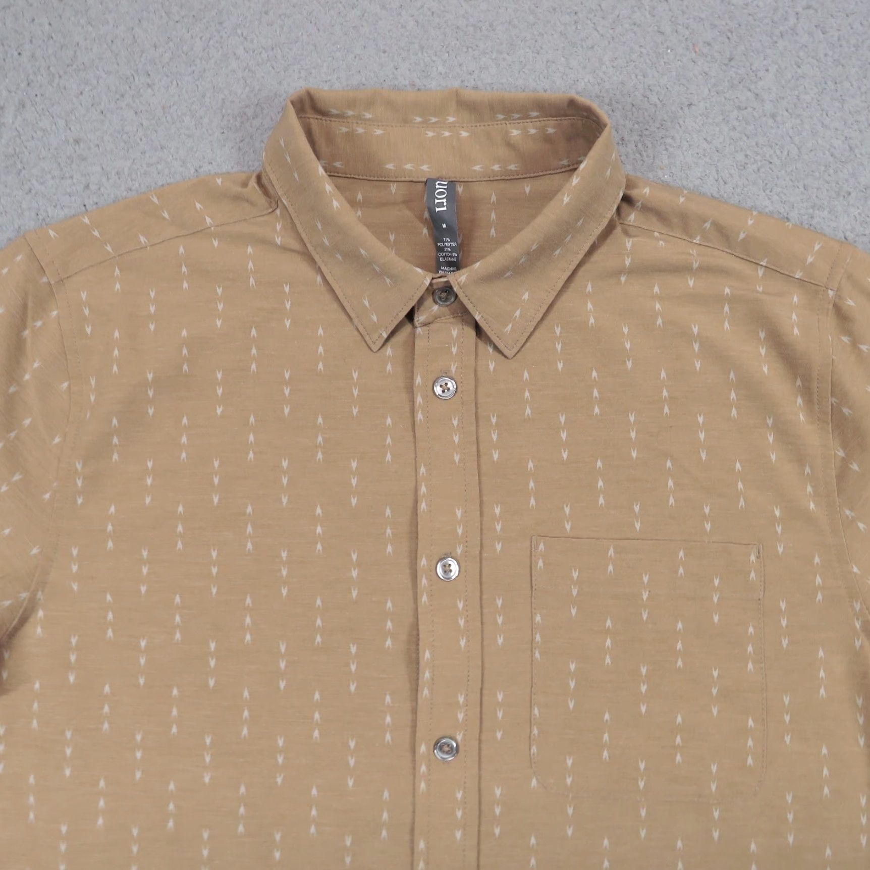 Vuori Vuori Shirt Mens Medium Bridge Button Down Tan Beige Print Tech Athleisure V184 Shirt Size US M / EU 48-50 / 2 - 2 Thumbnail