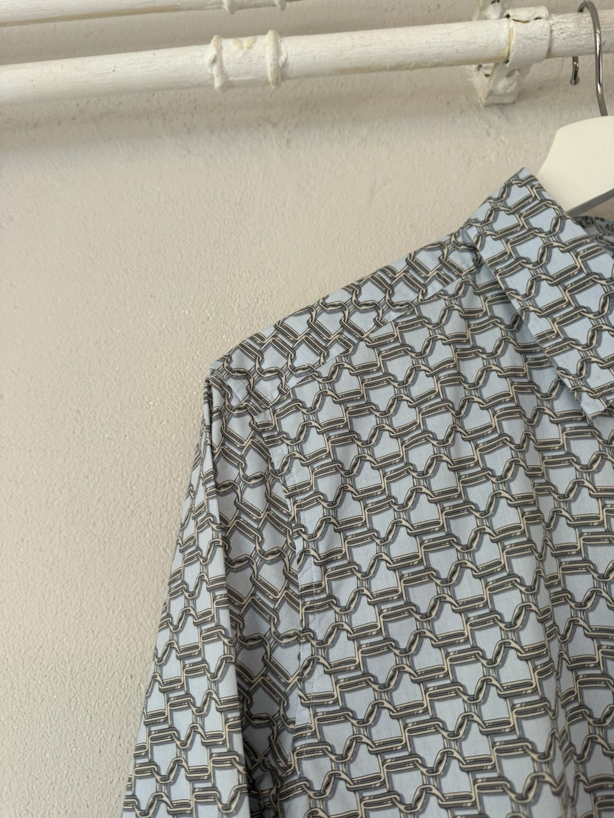 Gucci Slim Fit Shirt with All-Over Chain Print Size US M / EU 48-50 / 2 - 3 Thumbnail