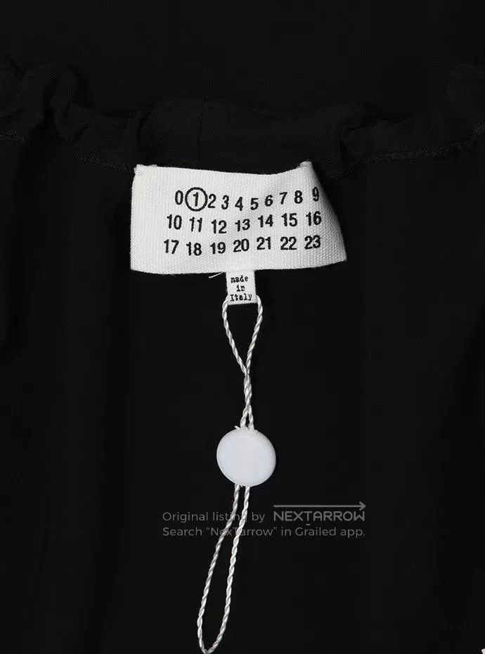 Maison Margiela Black Open-Back Long Sleeve Top. Size XS / US 0-2 / IT 36-38 - 5 Thumbnail