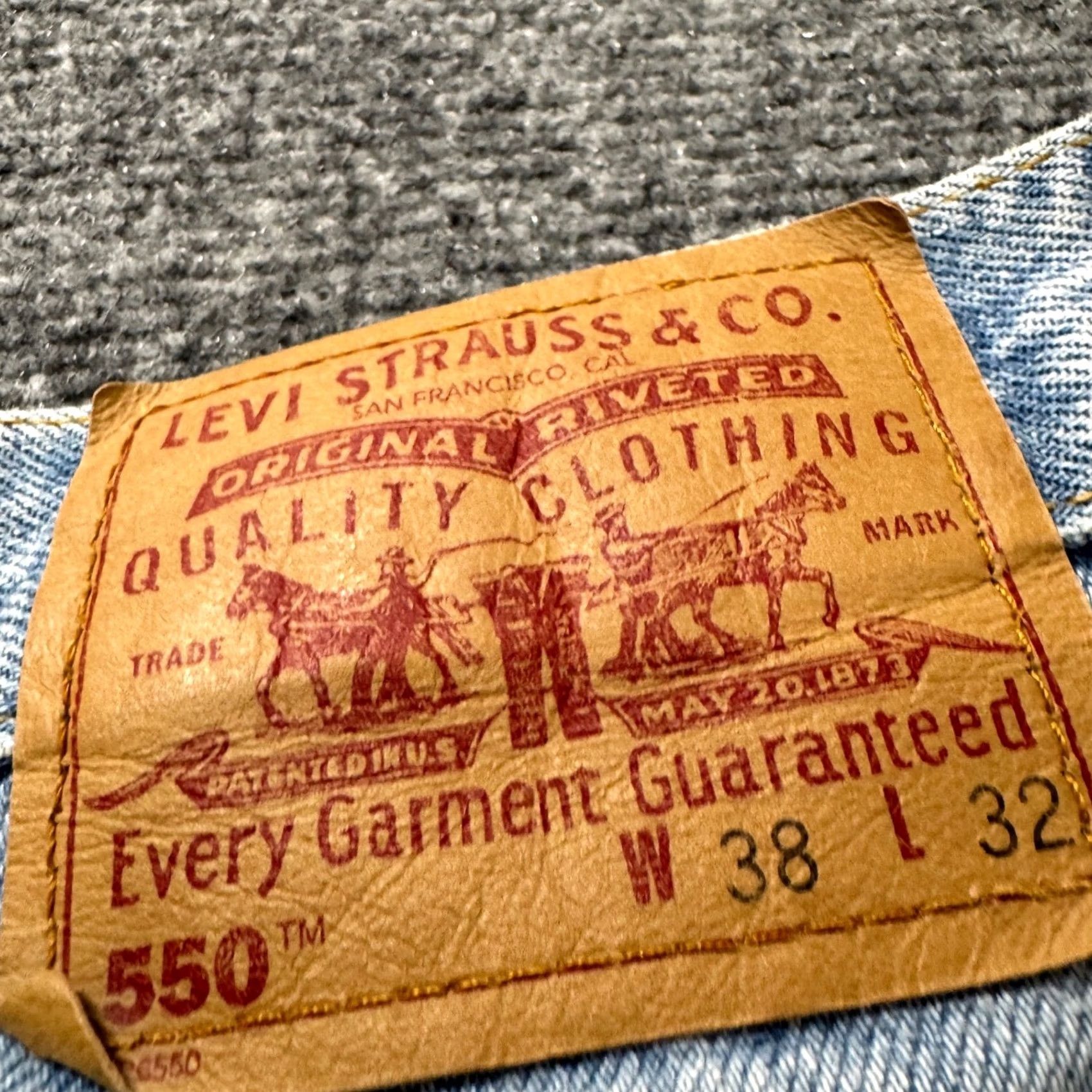 Levi's LEVI'S Jeans 550 Men 36x32 Relaxed Fit 100% Cotton Stained Paper Tag Blue Straight Mens Regular 32 In Inseam Size US 36 / EU 52 - 6 Thumbnail
