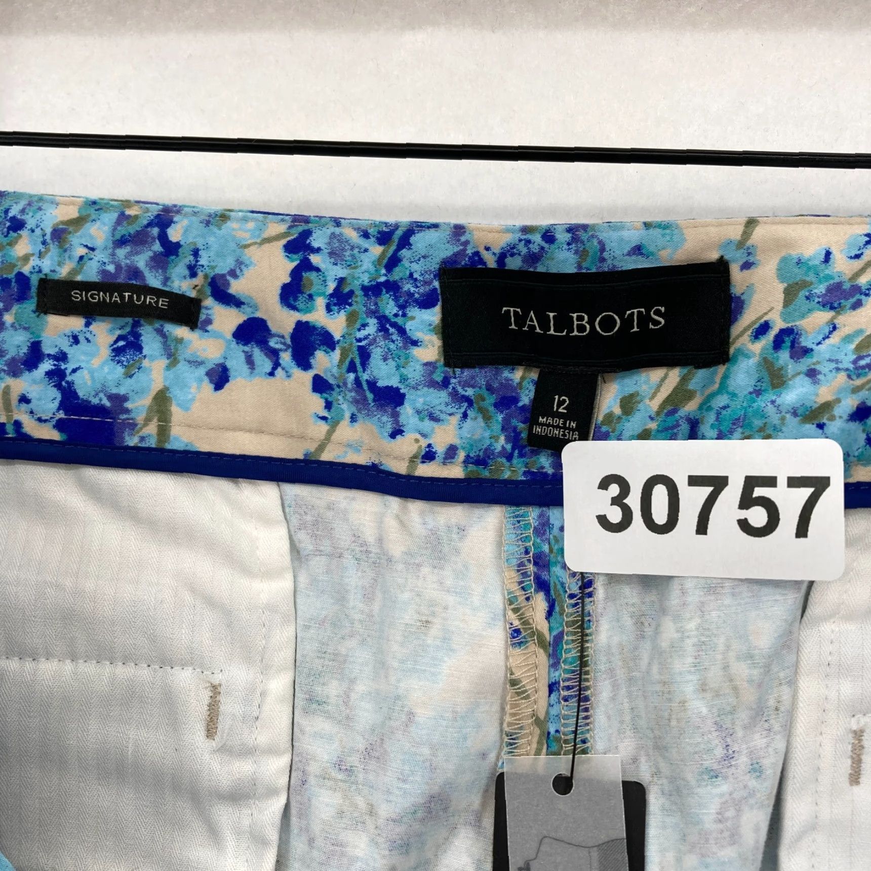 Talbots **Talbots Signature Blue Floral Ankle Pants Women's 12 NWT** User: **Talbots Signature Ankle Pants Women's 12 Blue Floral NWT** Size 34" / US 12 / IT 48 - 4 Thumbnail