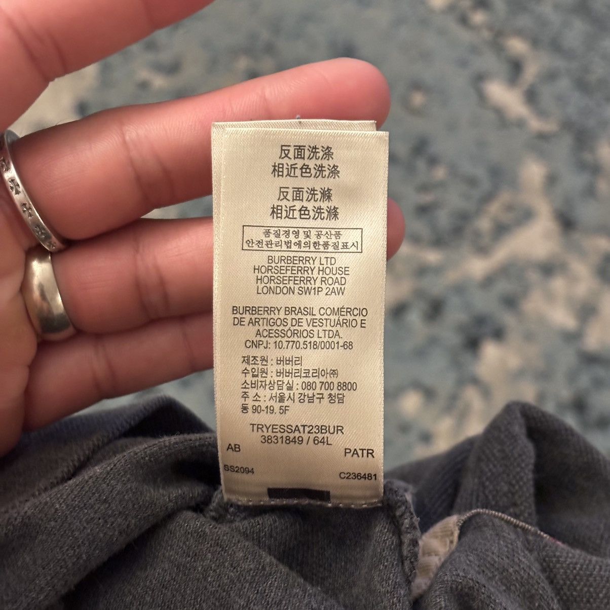 Burberry Burberry Button up T Shirt Size Medium Fits Small Size US S / EU 44-46 / 1 - 9 Thumbnail