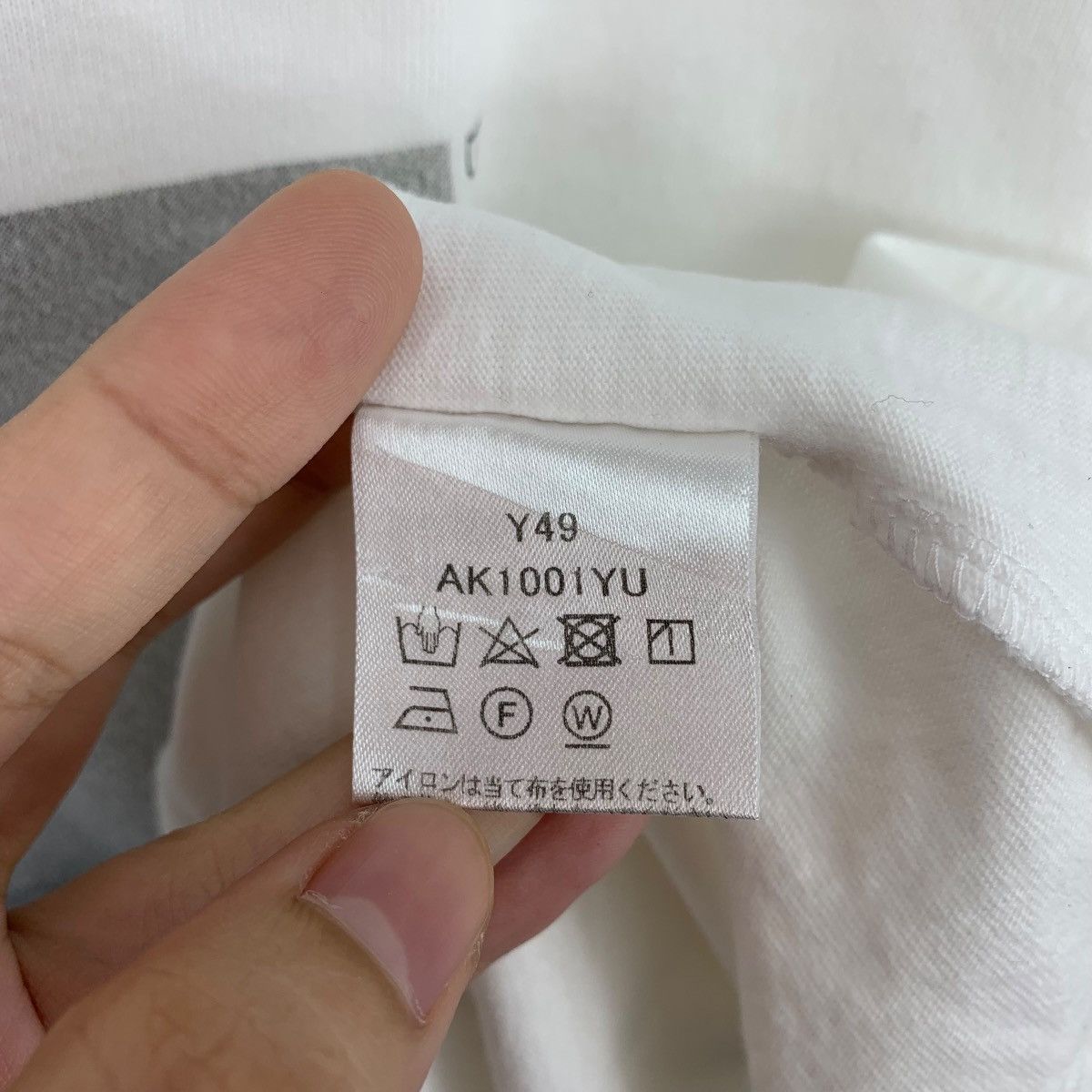 Japanese Brand AKIRA KOBAYASHI Japanese singer photo print malibu beach tee Size US S / EU 44-46 / 1 - 11 Thumbnail