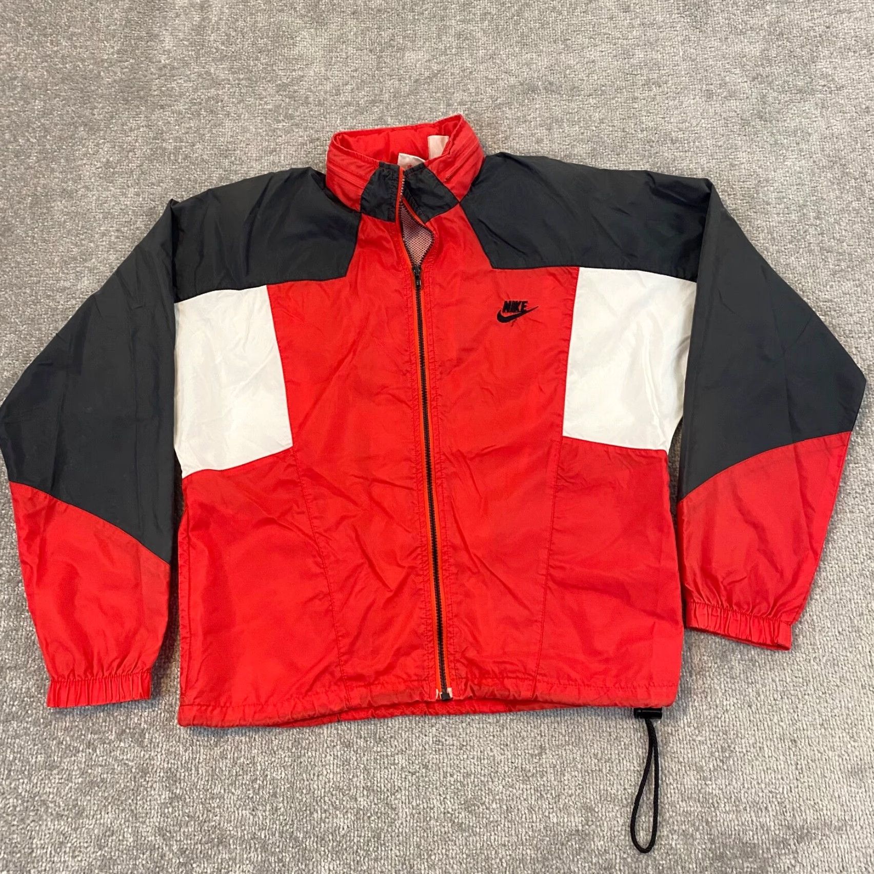 Nike VINTAGE Nike Jacket Womens Medium Black Red White Windbreaker Full Zip Size M / US 6-8 / IT 42-44 - 2 Thumbnail