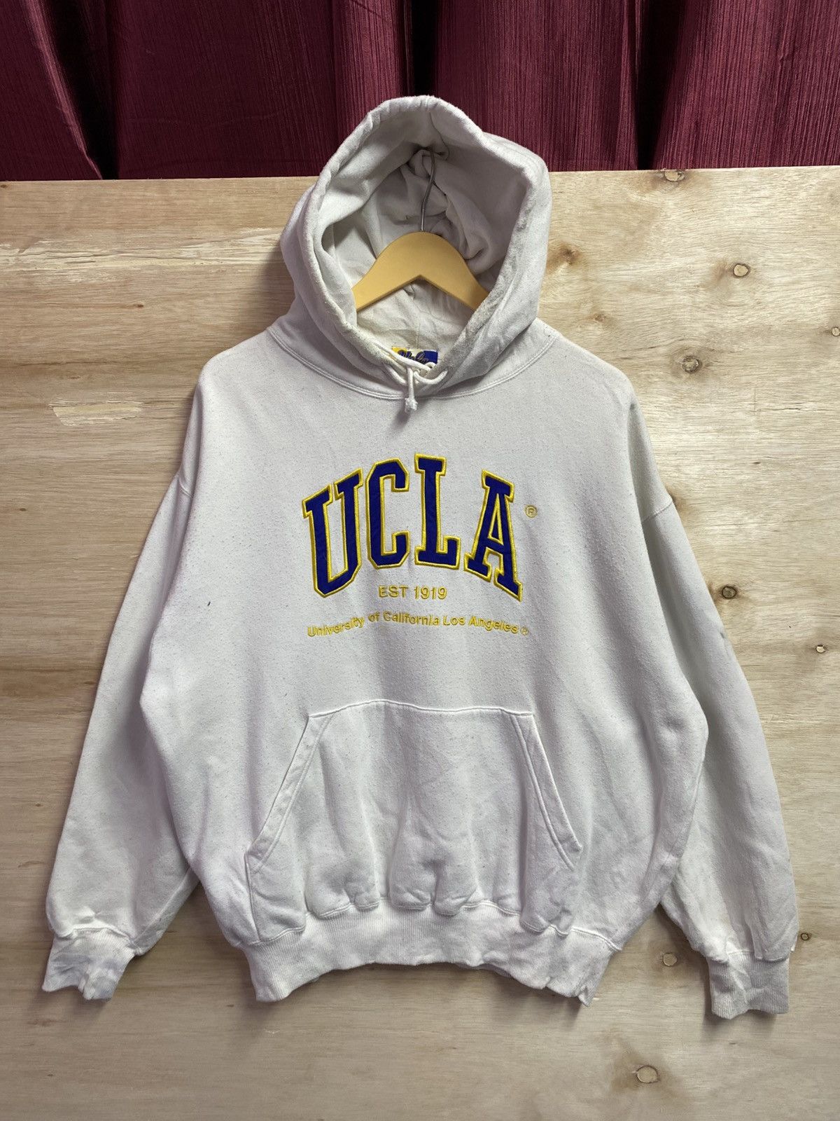 Other vintage white UCLA Bruins hoodie. Size US XL / EU 56 / 4 - 1 Thumbnail