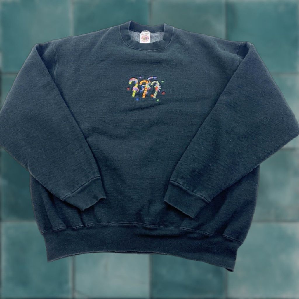 Fruit Of The Loom VINTAGE Fruit of the Loom Sweatshirt Unisex Adults XL Black Christmas Heavyweight Crew Neck Candy Cane Embroidered Pullover Size XL / US 12-14 / IT 48-50 - 1 Thumbnail