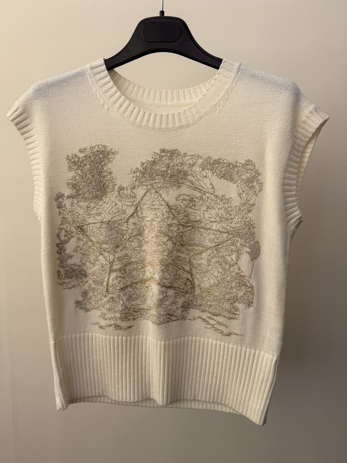 Dior Christian Dior Luxury Knit Vest Bee Embroidery Cream Womens Size S / US 4 / IT 40 - 4 Thumbnail