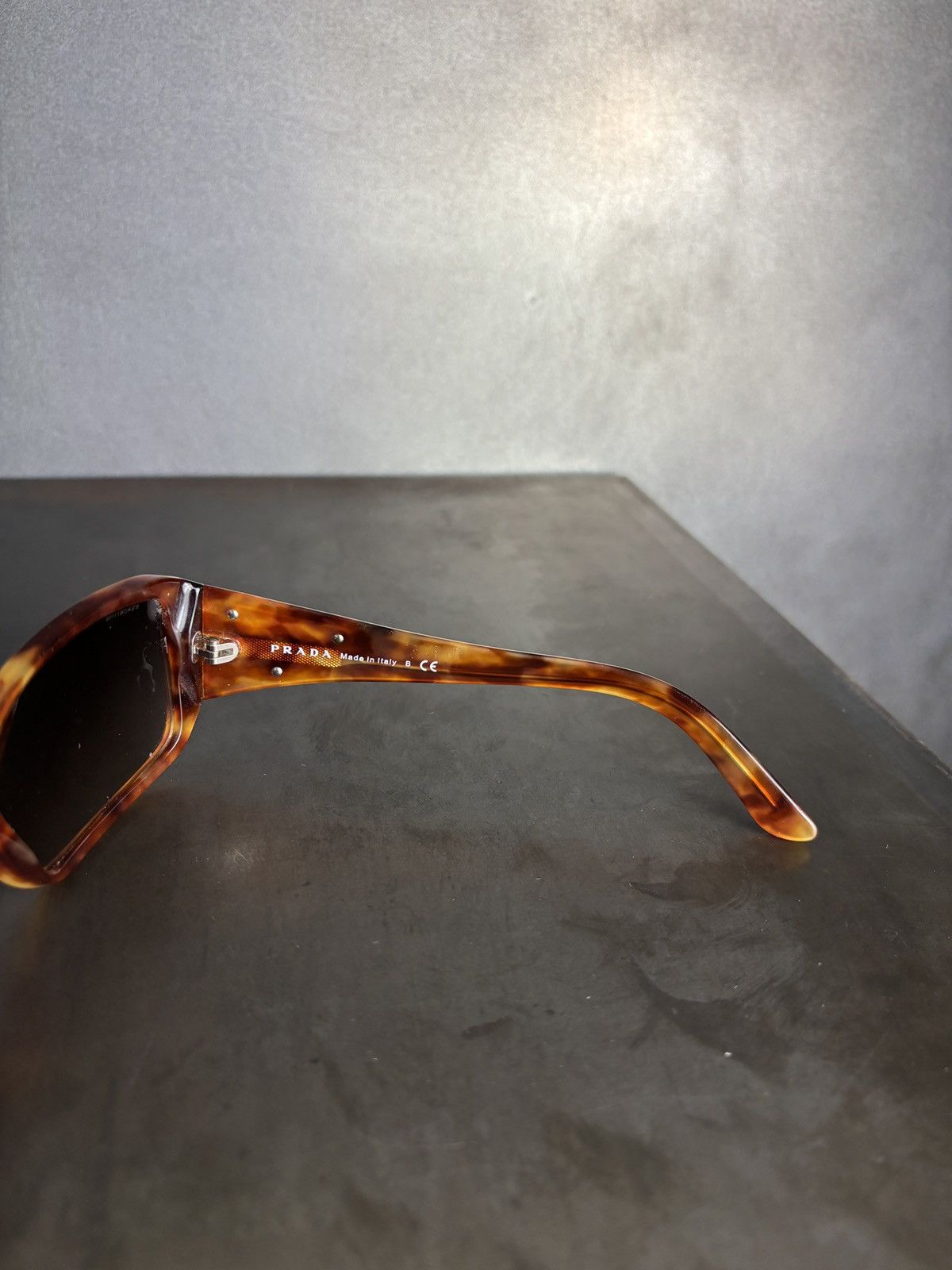 Prada Vintage Prada Sunglasses Triangle Logo SPR 16L 2009 Wayfarer Size ONE SIZE - 9 Thumbnail