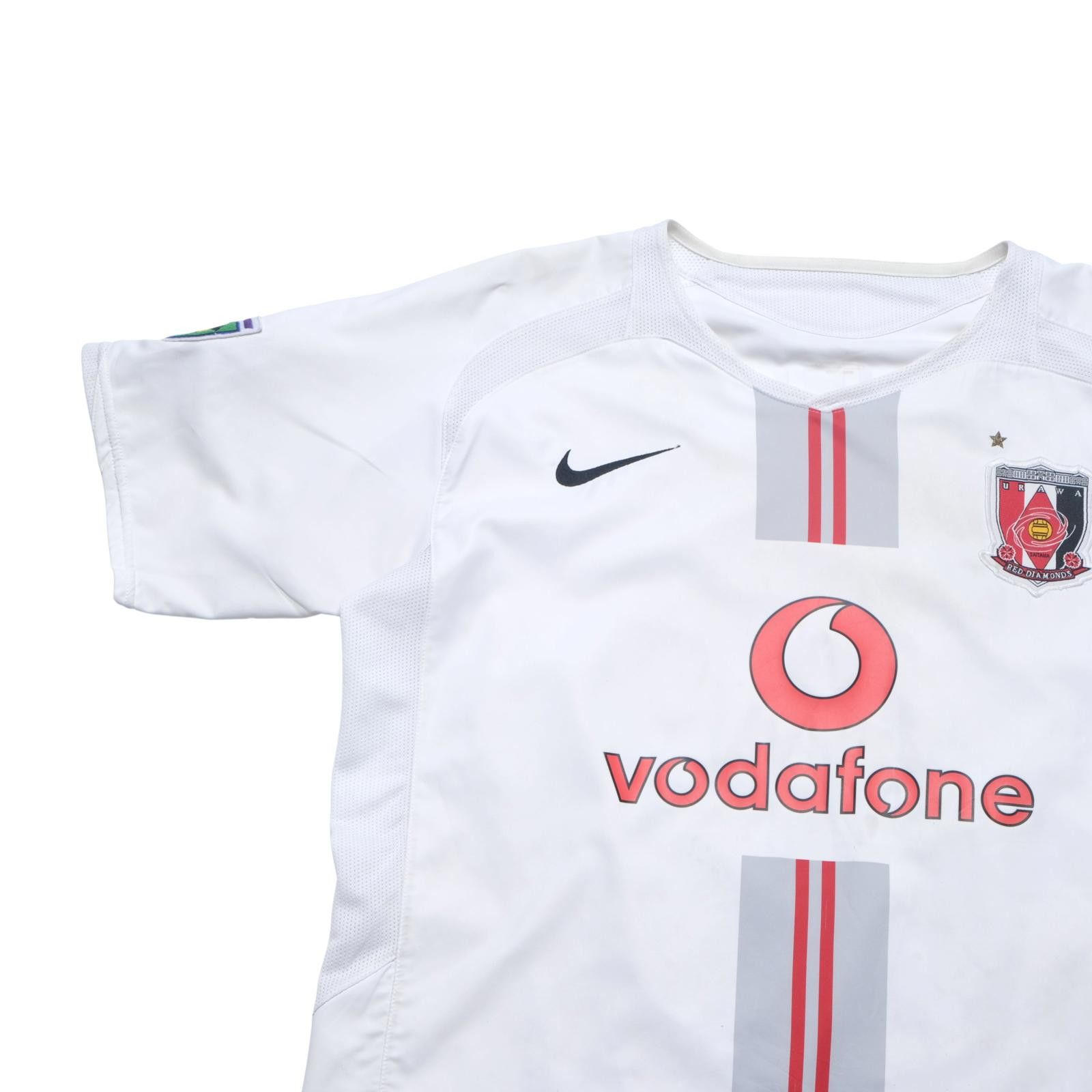 Nike 2006 Urawa Red Diamonds Away Shirt Nike J-League (M) Size US M / EU 48-50 / 2 - 3 Thumbnail