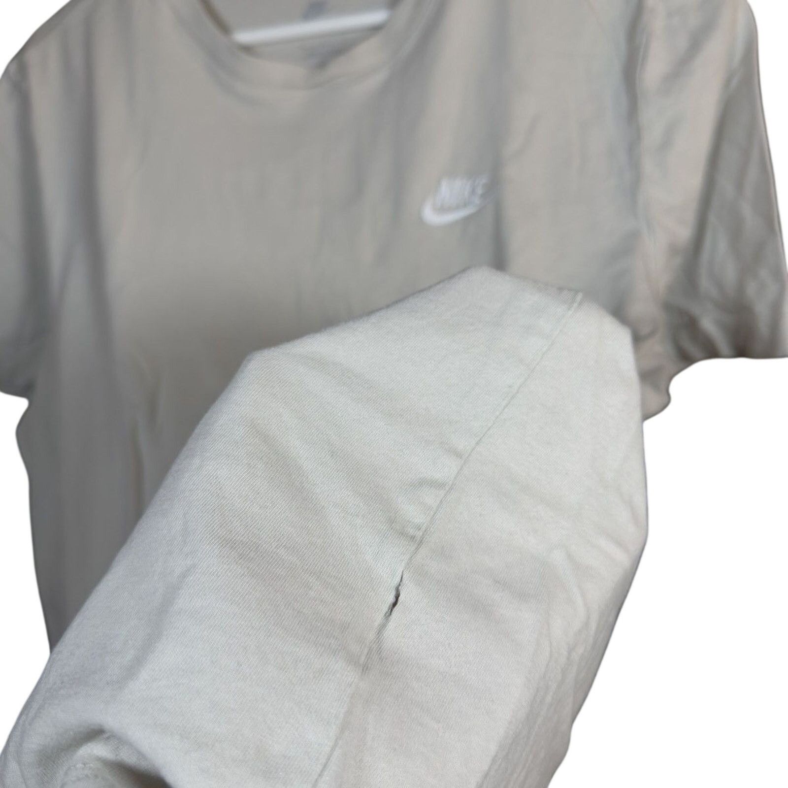 Nike Nike Embroidered Club Swoosh Logo Tee Shirt Size US L / EU 52-54 / 3 - 3 Thumbnail