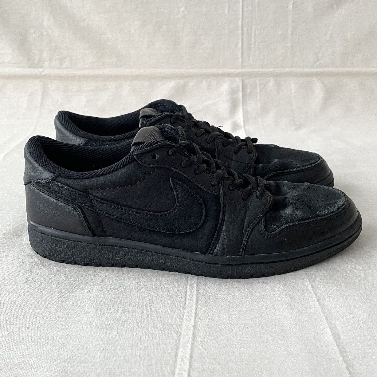 Jordan Brand Nike Air Jordan 1 Low Premium Tripple Black JP 919701-010 Size US 9 / EU 42 - 12 Thumbnail