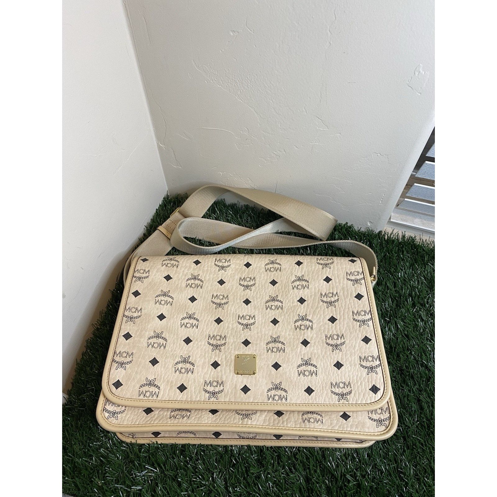 MCM MCM Crossbody Bag | New/Pass as new | Comes With Receipt ! Size ONE SIZE - 2 Thumbnail
