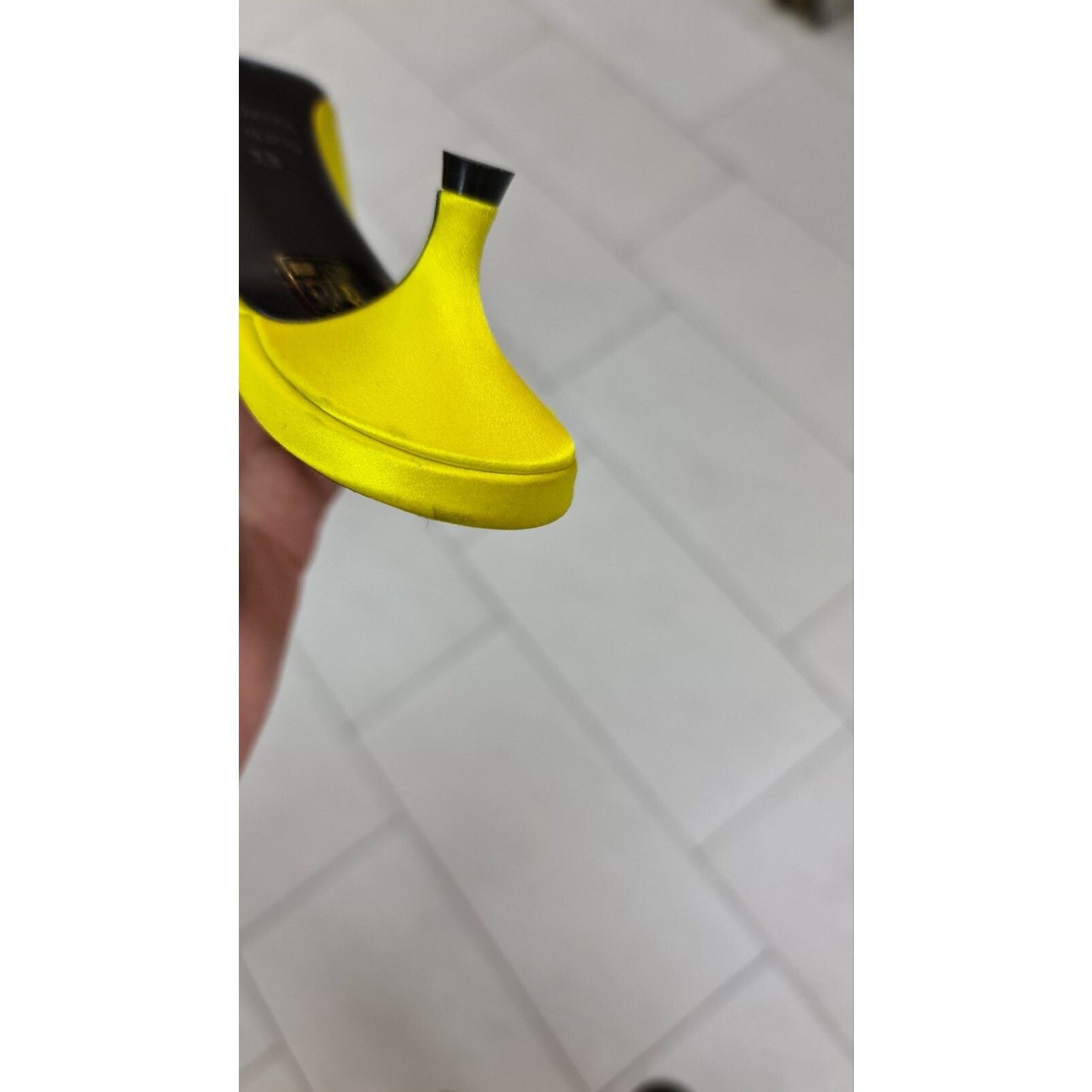 Balenciaga Balenciaga Yellow Textile Mules Sz.38 Size US 8 / IT 38 - 12 Thumbnail