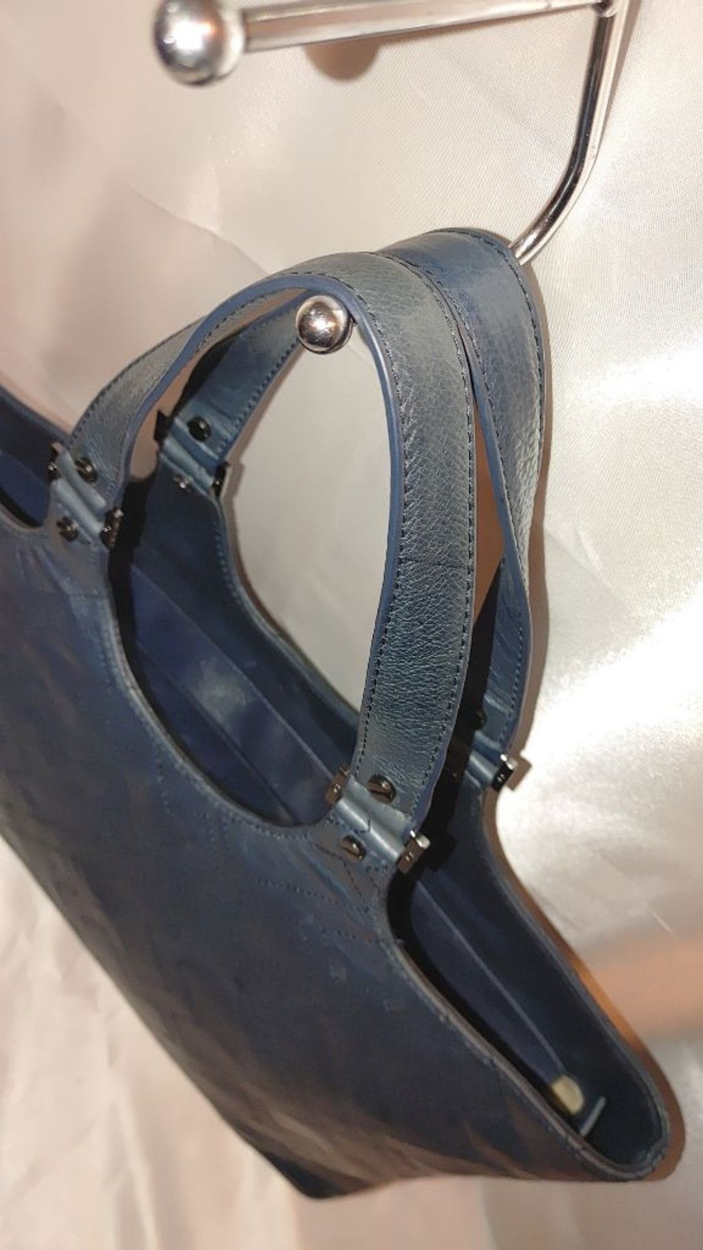 Tory Burch Tory Burch T Monogram Quilted Leather Bag in Blue Slate Size ONE SIZE - 8 Thumbnail