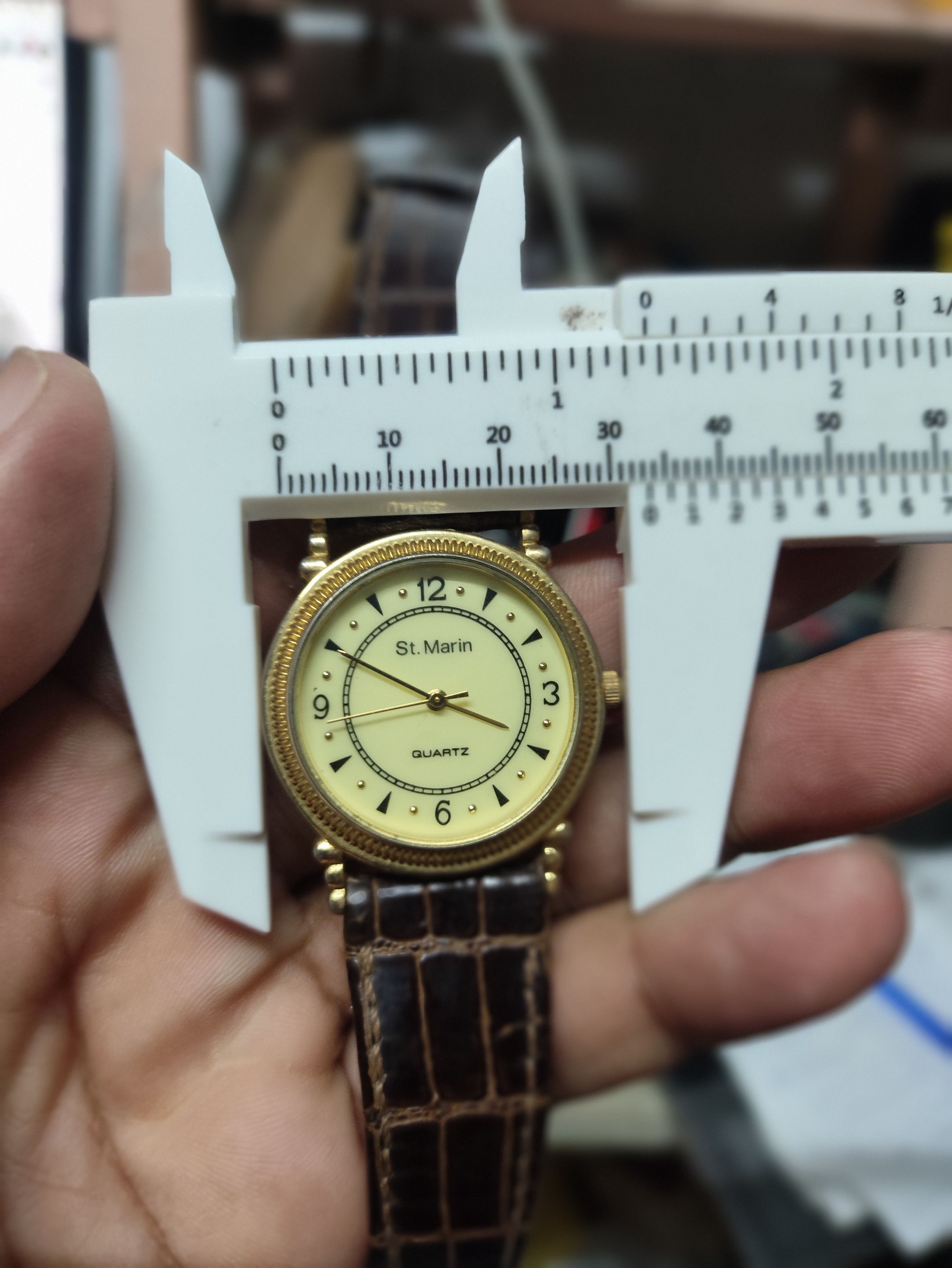 Vintage VINTAGE ST.MARIN QUARTZ WATCH (90s Retro & Simple Design) Size ONE SIZE - 5 Thumbnail