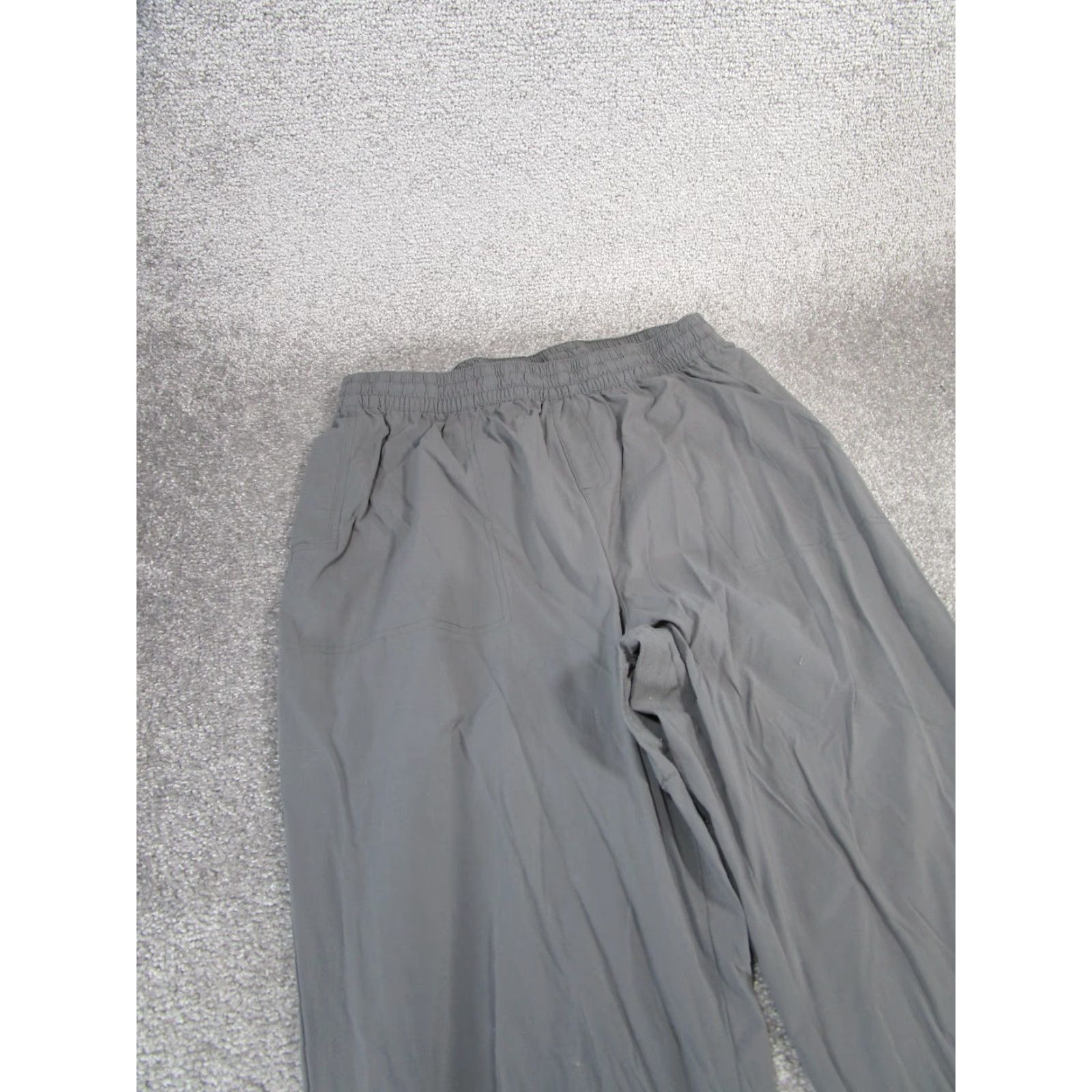 Vintage Columbia Pants Womens XL Gray Lightweight Nylon Rollup Hiking Track Pants Womens XL Gray Lightweight Nylon Rollup Hiking Size 40" / US 18 - 6 Thumbnail