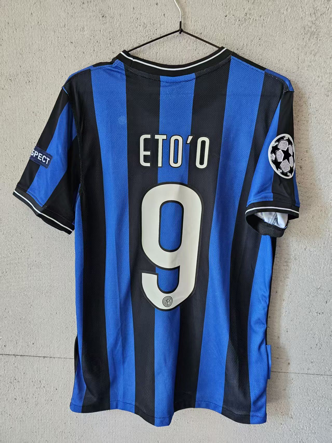 Other 2010 Inter Milan #9 Samuel Eto'o Jersey Home Size US XL / EU 56 / 4 - 1 Thumbnail