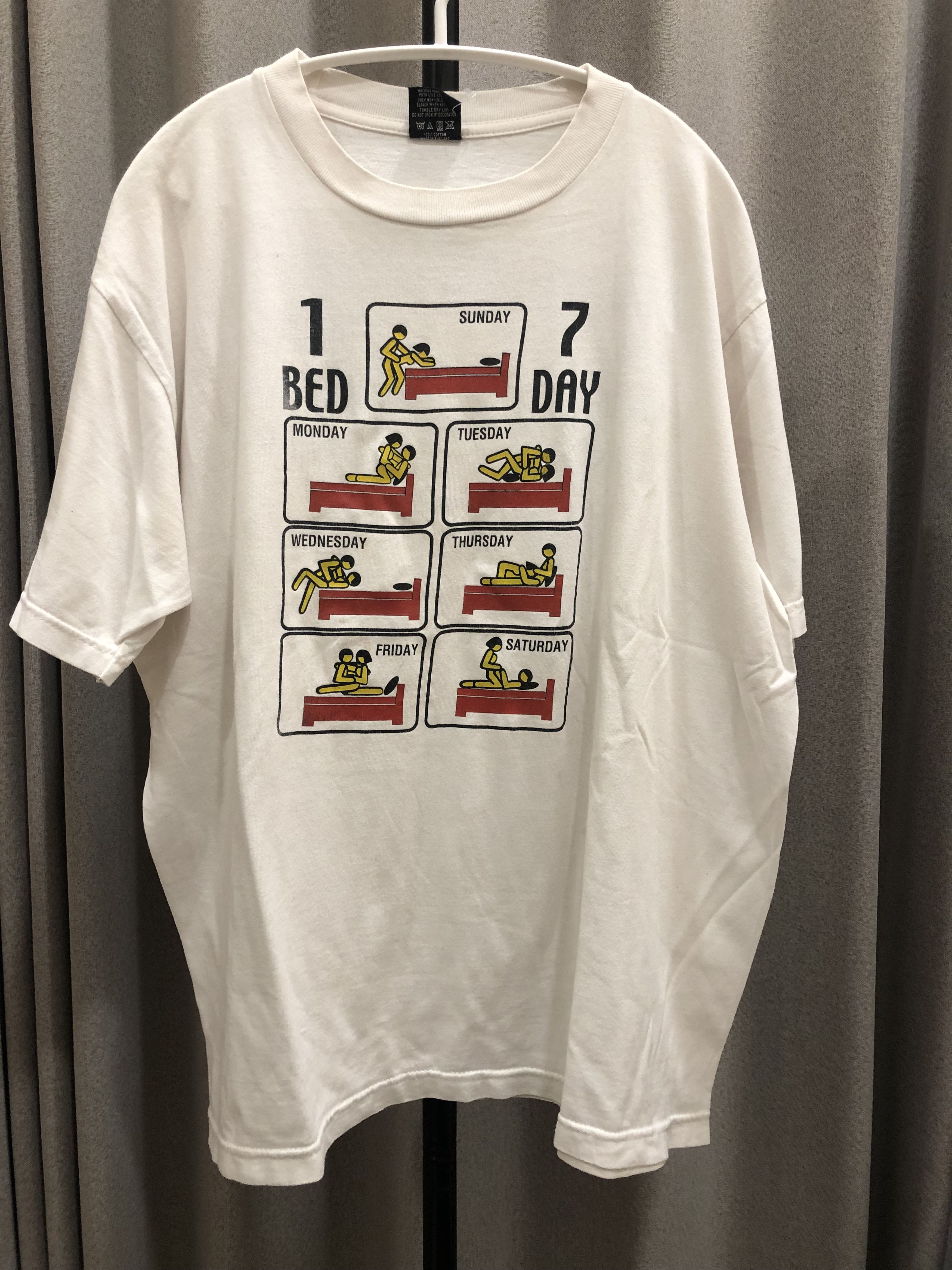 Vintage Porn tee 1 Bed 7 Day Size US L / EU 52-54 / 3 - 2 Thumbnail
