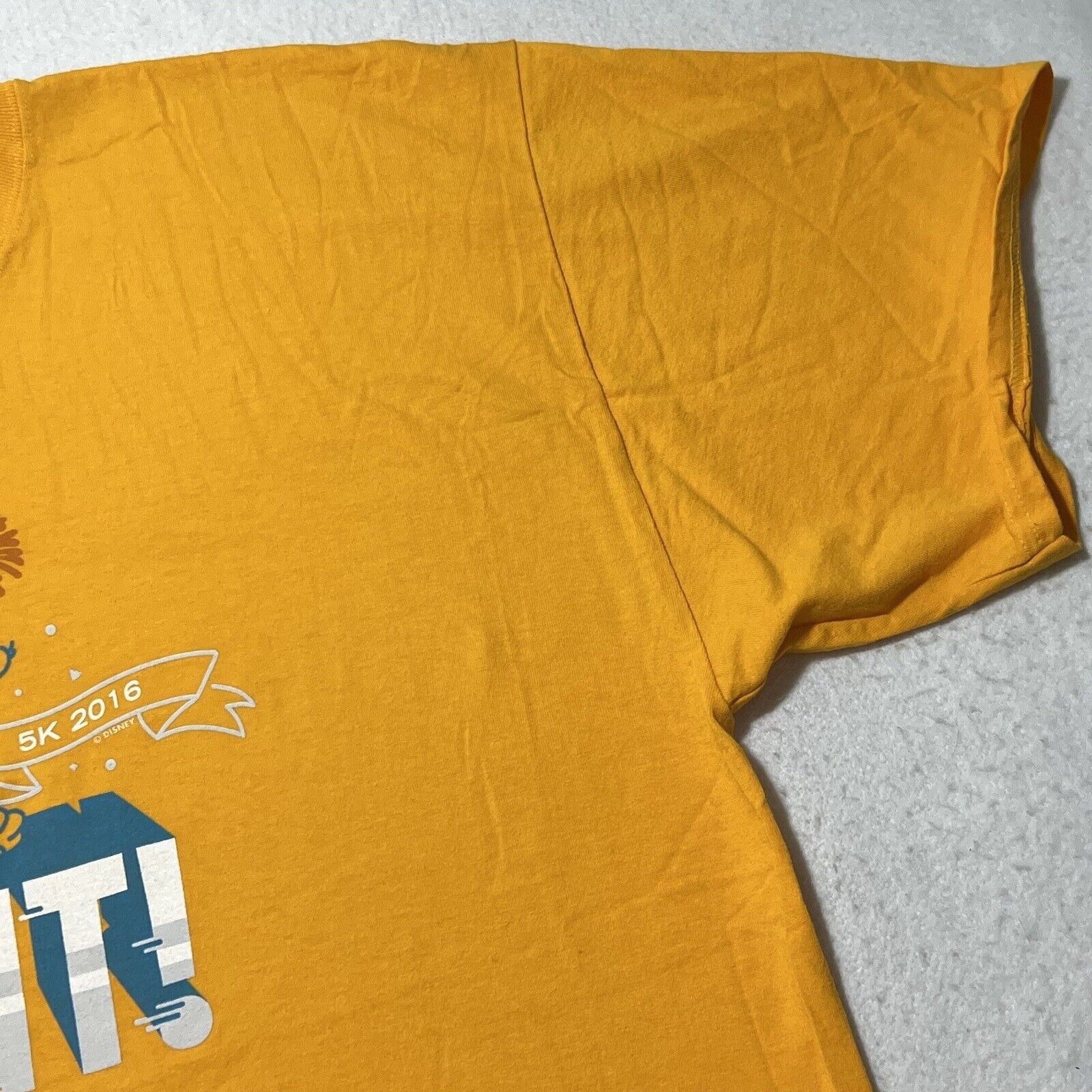 Hanes RunDisney Men's XXL 2016 5K Race Tee Pluto Graphic T Shirt Size US XXL / EU 58 / 5 - 4 Thumbnail
