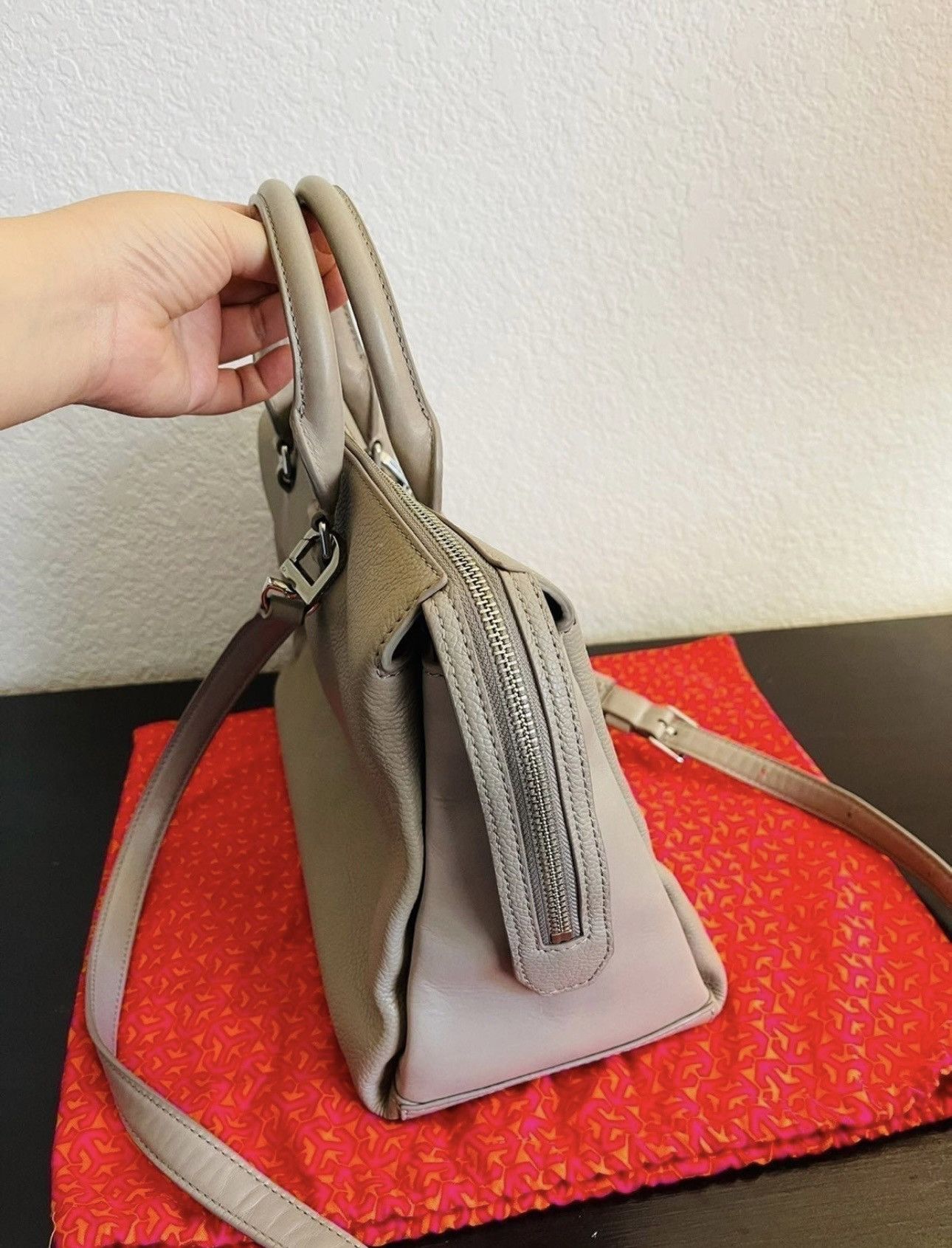 Coach Tory Burch Padlock Satchel Bag in Grey Size ONE SIZE - 3 Thumbnail