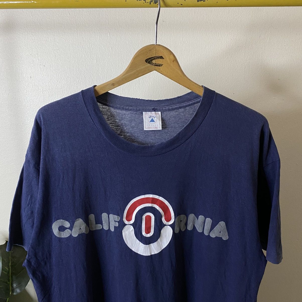 Vintage Vintage 90s California T Shirt Kanye West Style Tee Size US XL / EU 56 / 4 - 2 Thumbnail