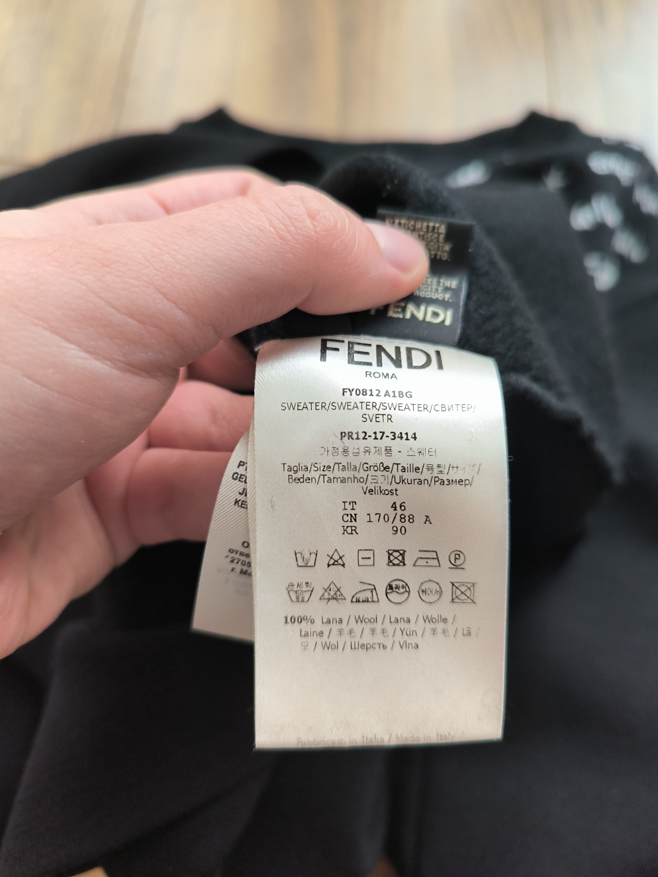 Fendi Fendi Black Crewneck, 46 IT, very good condition Size US S / EU 44-46 / 1 - 8 Thumbnail