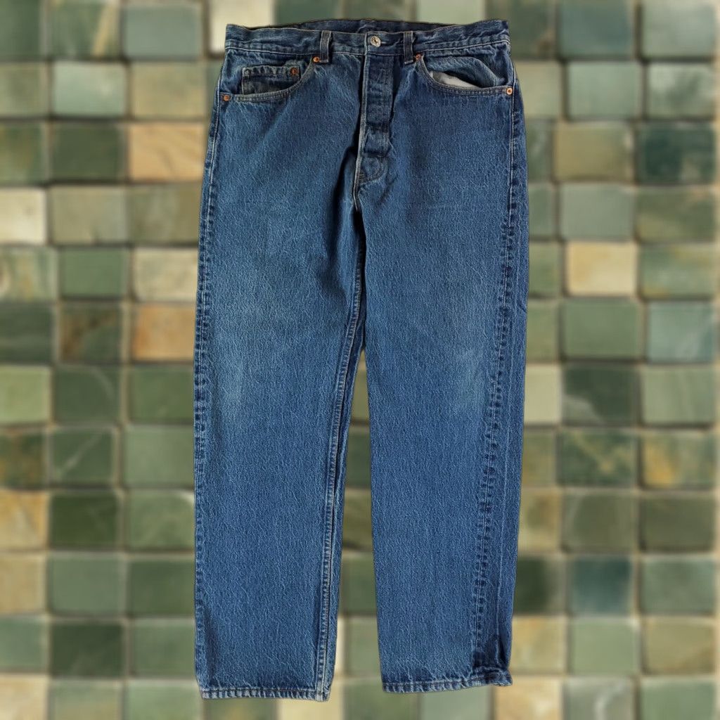 Levi's VINTAGE Levi's 501 Jeans Mens Blue Regular Straight 38x33 30 Inseam Made USA 90s Size US 35 - 1 Thumbnail