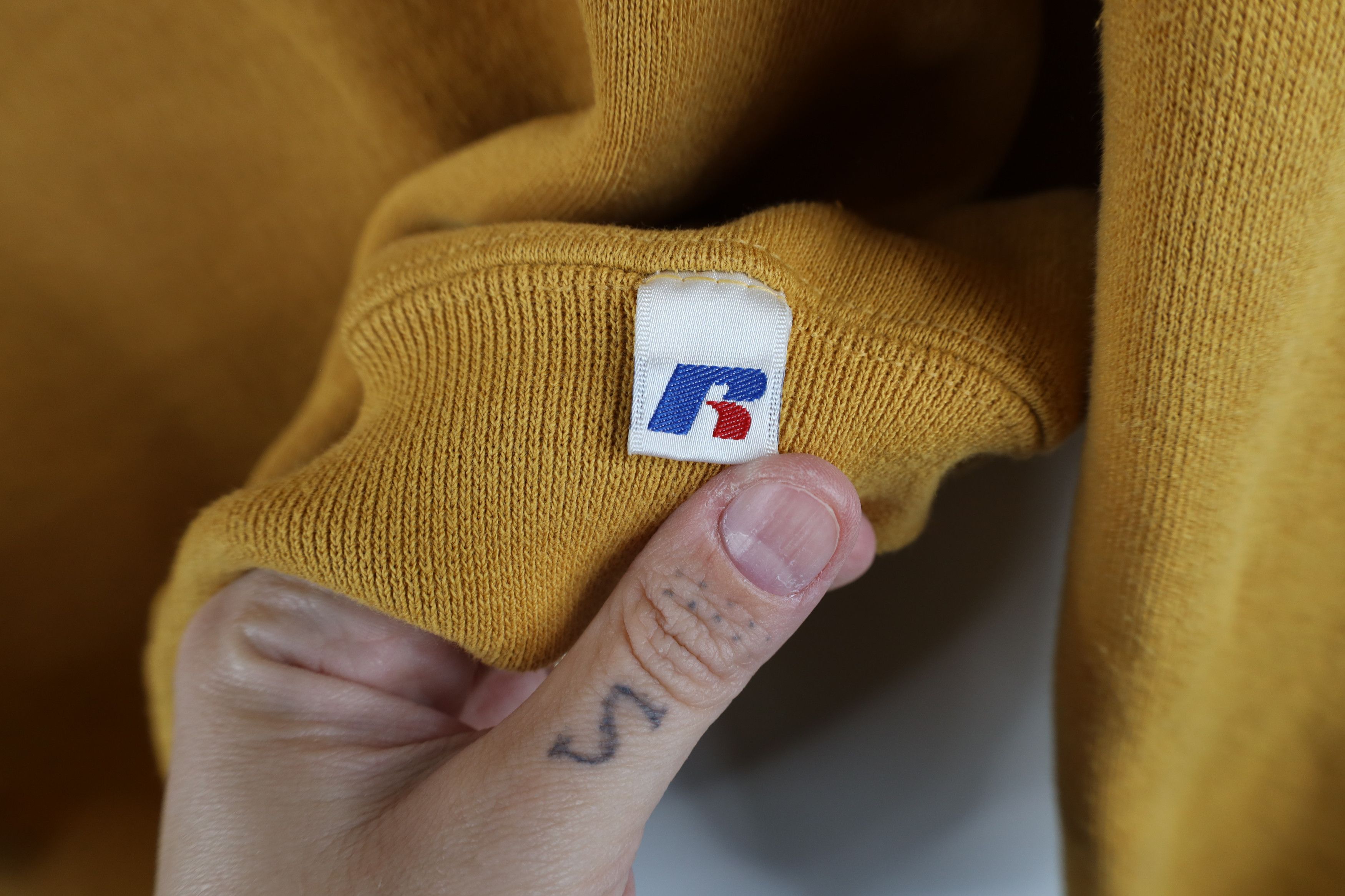 Russell Athletic Vintage 90s Y2K Russell Athletic Crewneck Sweatshirt Yellow Size US L / EU 52-54 / 3 - 4 Thumbnail