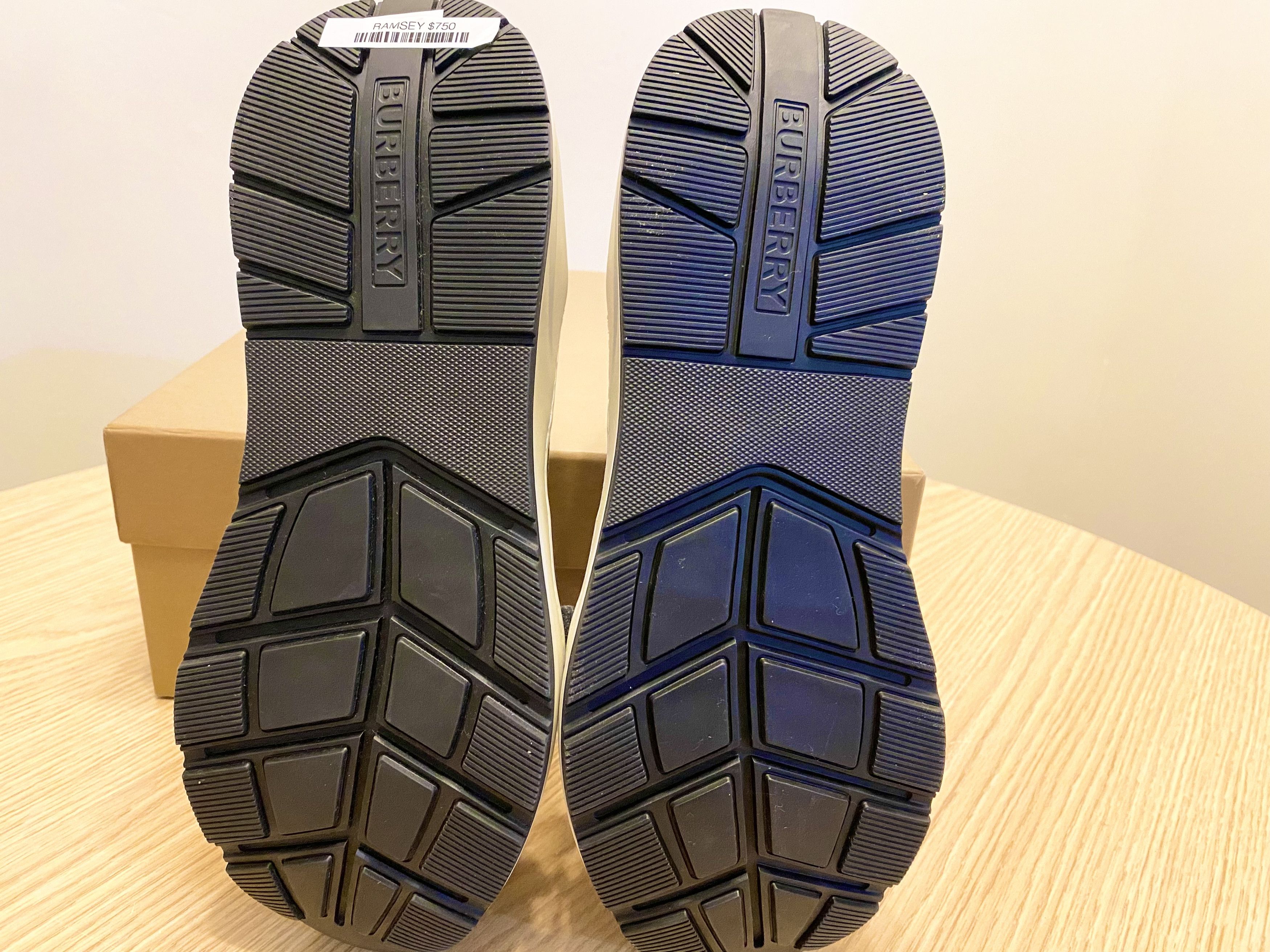 Burberry Ramsey Size US 12 / IT 42 - 4 Thumbnail