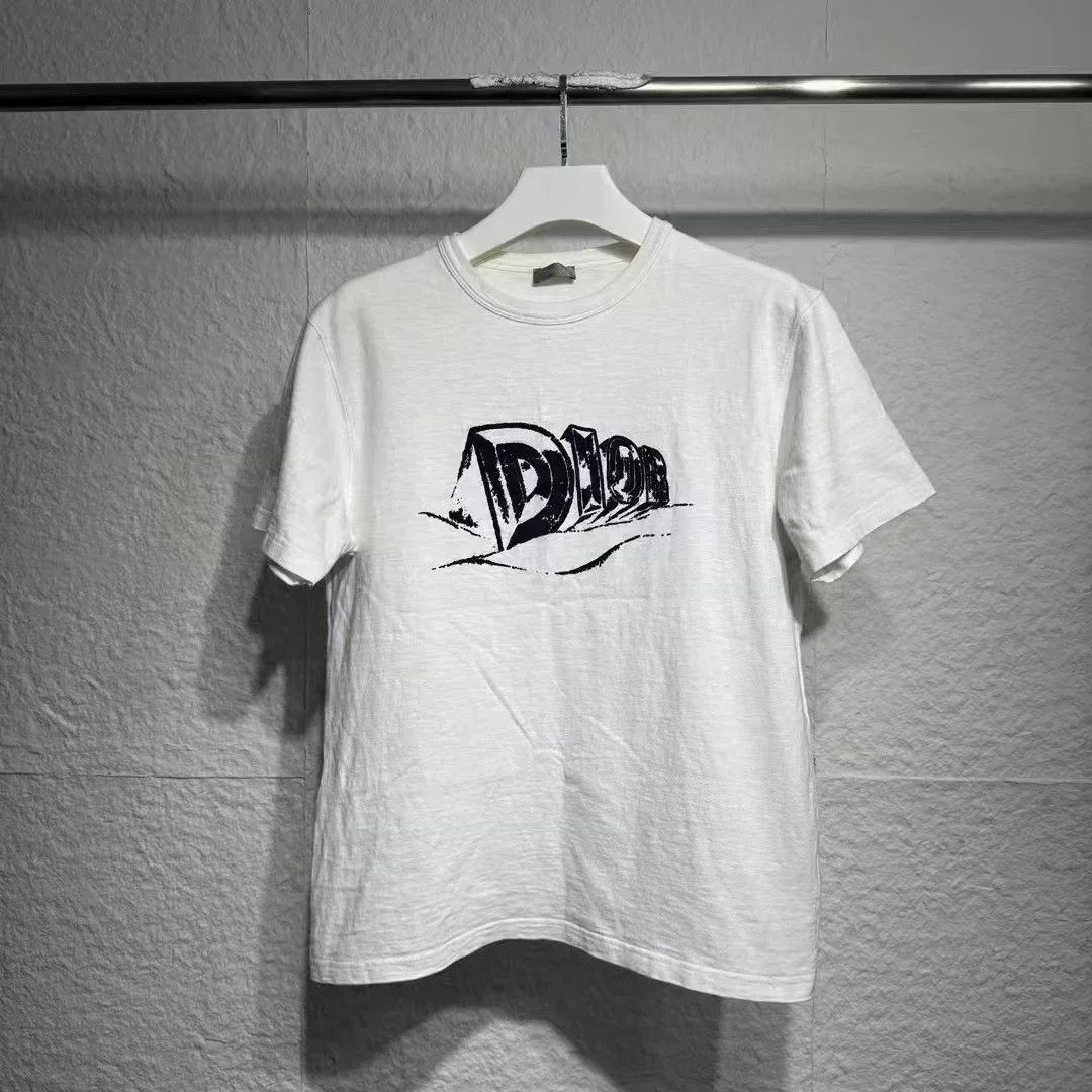 Dior Dior Graffiti Logo Flocking Letter White Short Sleeve XL Size US XL / EU 56 / 4 - 1 Thumbnail