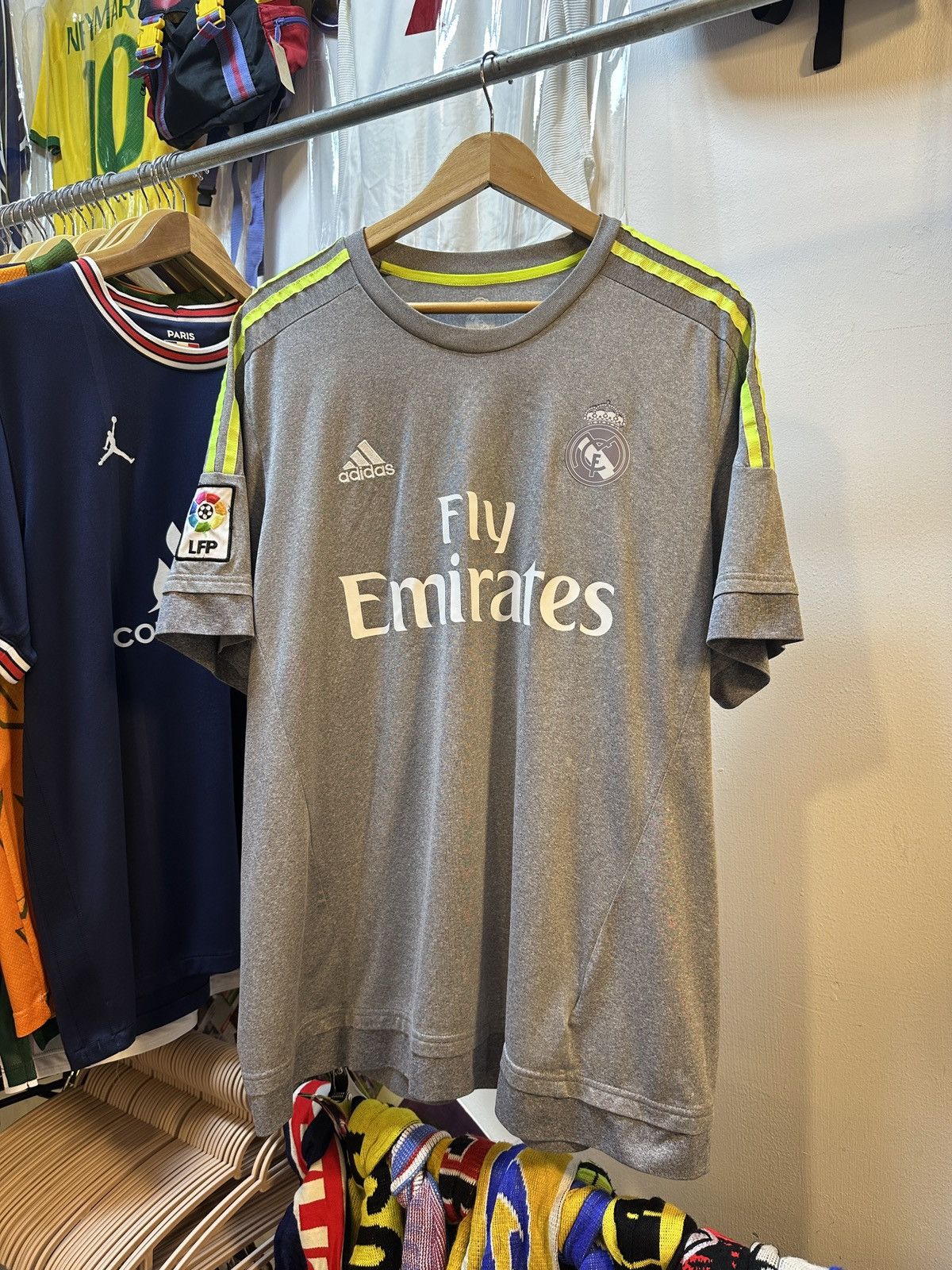 Adidas 2015-2016 Real Madrid Away Kit CR7 Size US L / EU 52-54 / 3 - 2 Thumbnail
