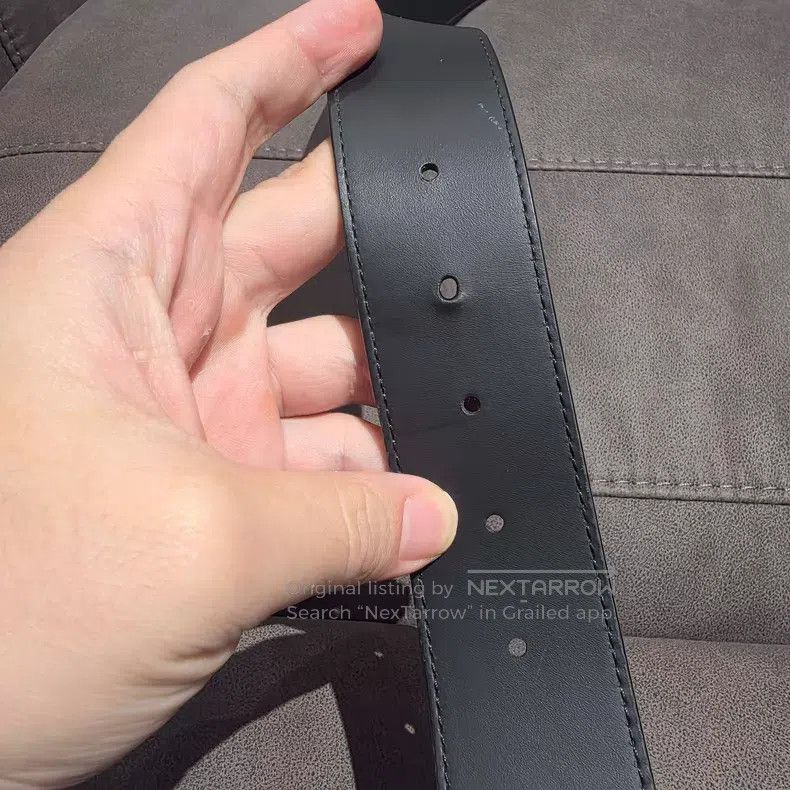 Louis Vuitton Louis Vuitton Gold buckle black presbyopic smooth buckle b Size ONE SIZE - 4 Thumbnail