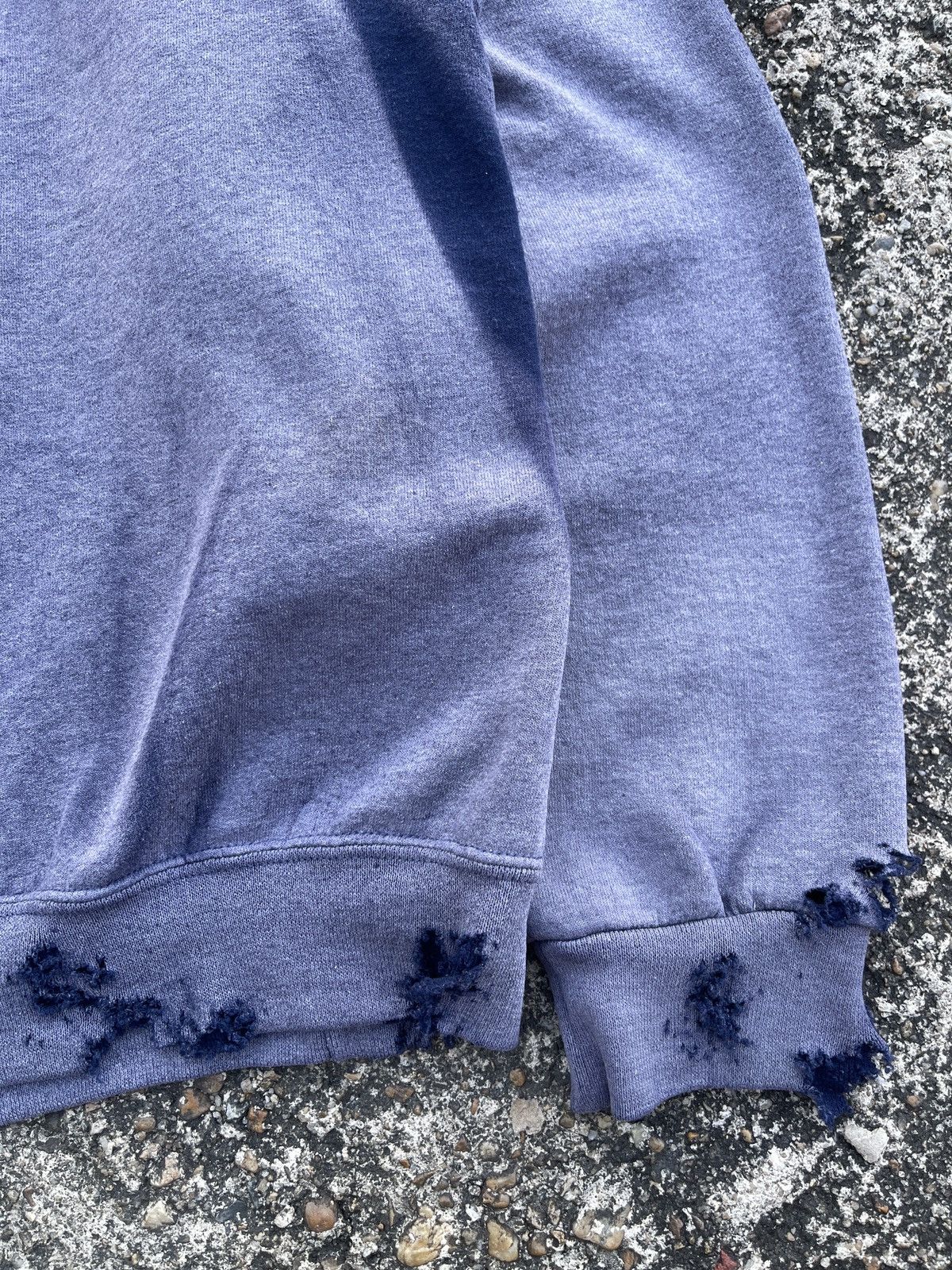 Vintage 90s Crazy Distressed Faded Blue Crewneck Size US L / EU 52-54 / 3 - 16 Thumbnail
