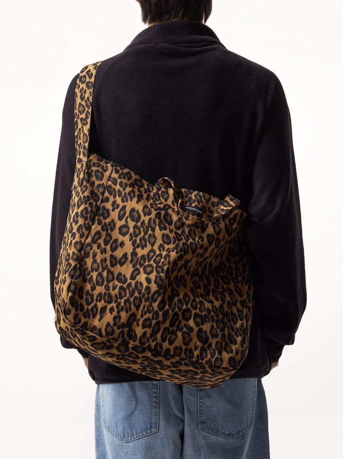 Other Leopard Graphic Overshoulder Bag Size ONE SIZE - 2 Thumbnail