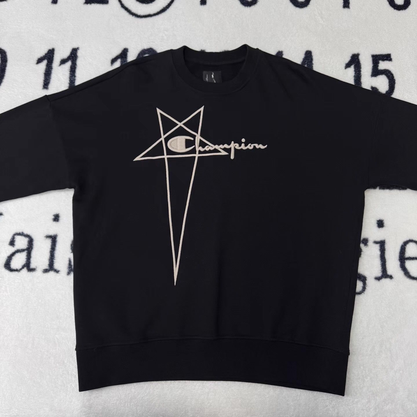 Rick Owens Black Oversized Sweatshirt with Geometric Logo Size US M / EU 48-50 / 2 - 1 Thumbnail