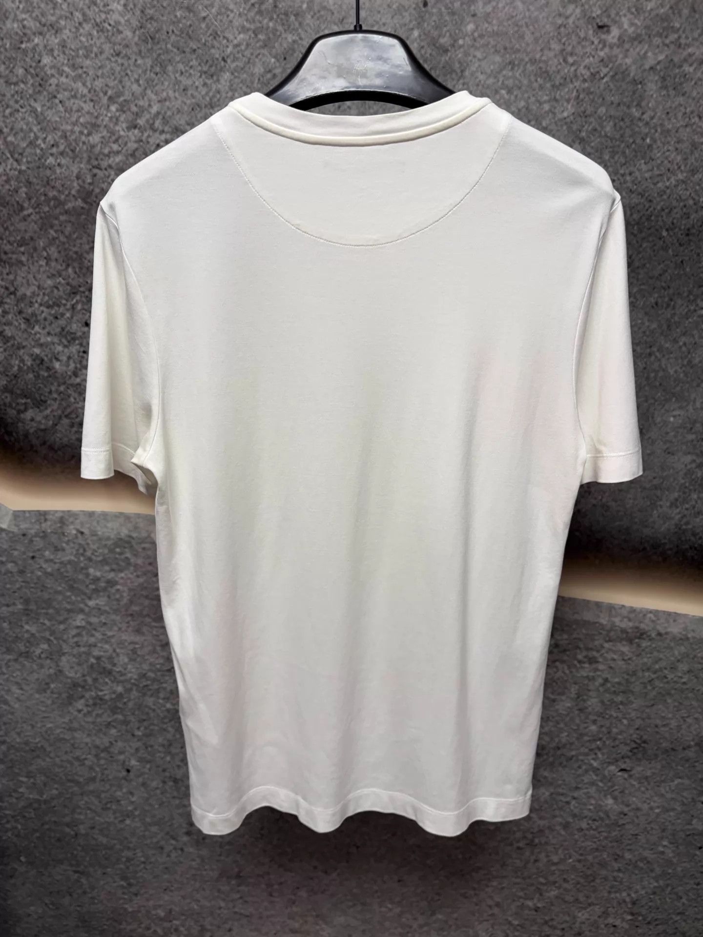 Louis Vuitton LV White Short Sleeve Tee M Size US M / EU 48-50 / 2 - 2 Thumbnail